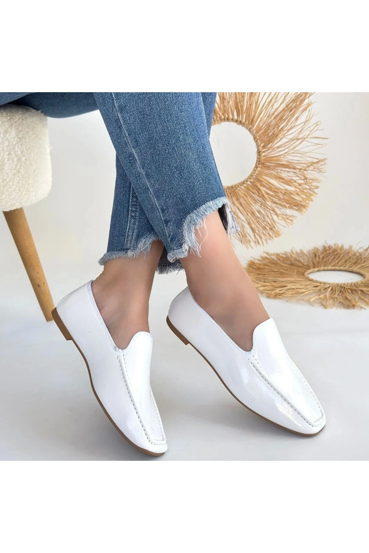 Betra Beyaz Rugan Babet Ayakkabı