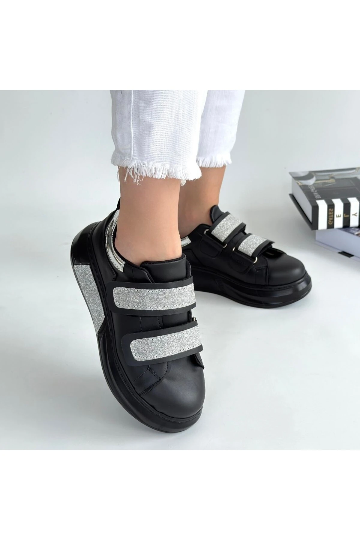 eyesof Nino Siyah Cilt Simli Cırt Cırtlı Spor Ayakkabı