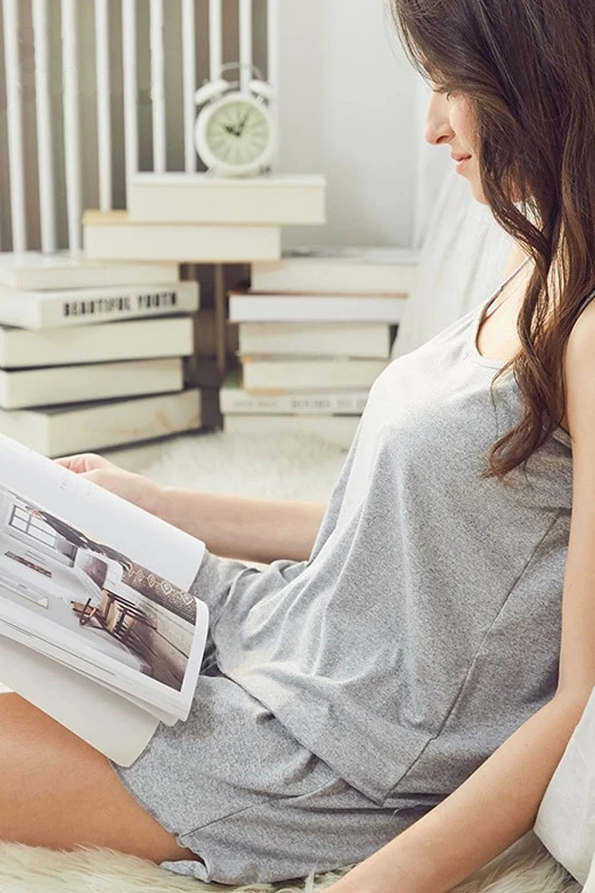 Kadın Gri Şortlu Penye Gecelik Takımı – Modern, Konforlu ve Günlük Kombinlere Uygun