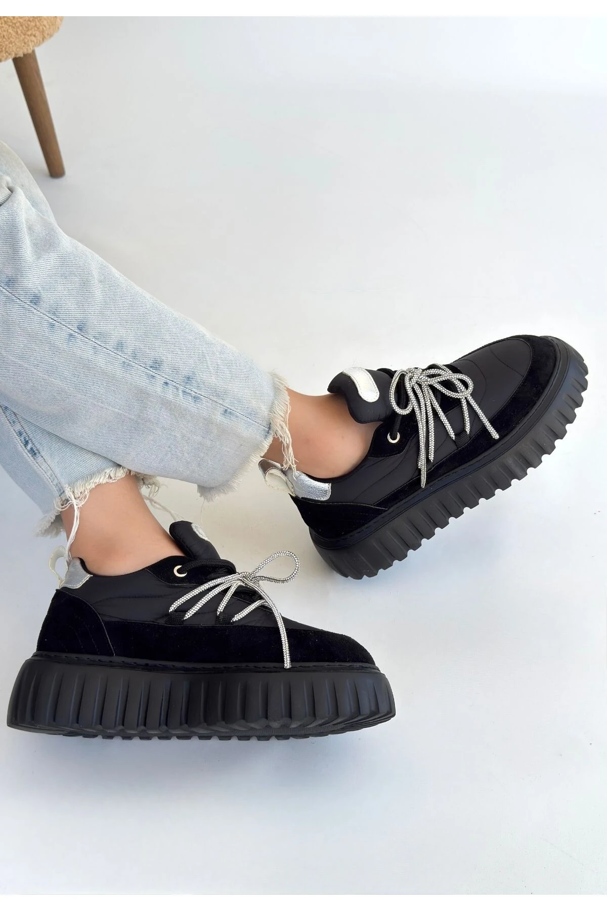 Lemda Siyah Süet Bağcıklı Spor Ayakkabı