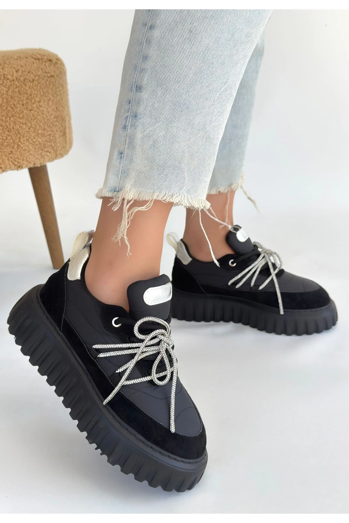Lemda Siyah Süet Bağcıklı Spor Ayakkabı