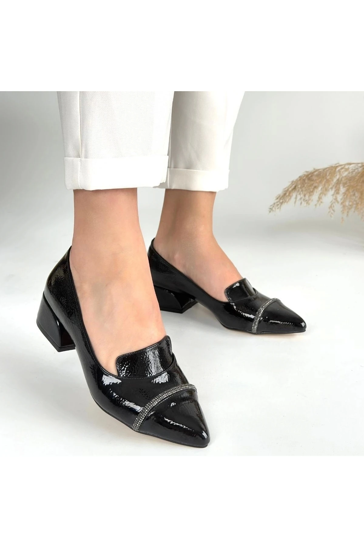Liina Siyah Rugan Topuklu Ayakkabı