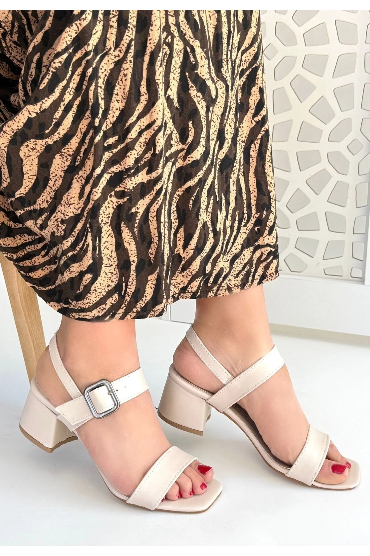 Year Bej Cilt Topuklu Ayakkabı - Lisinya