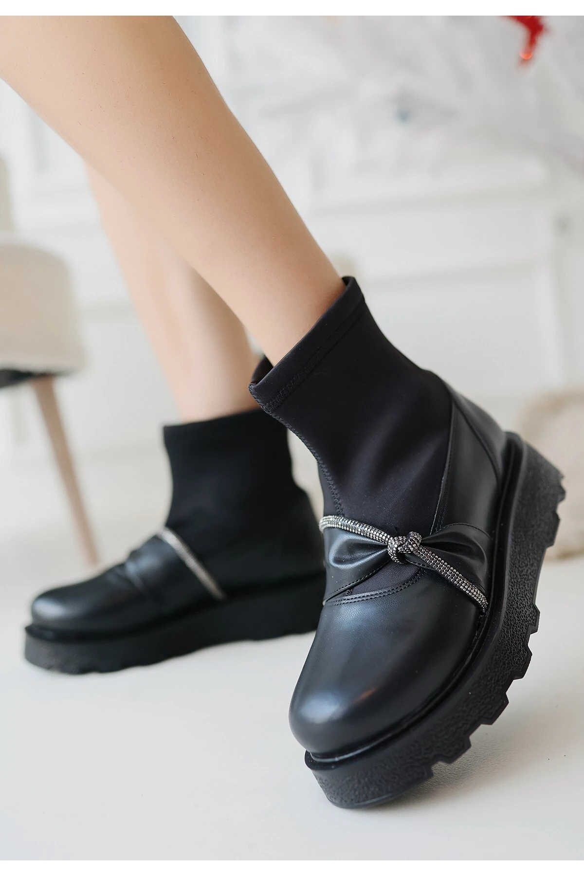 Dewn Siyah Cilt Topuklu Bot