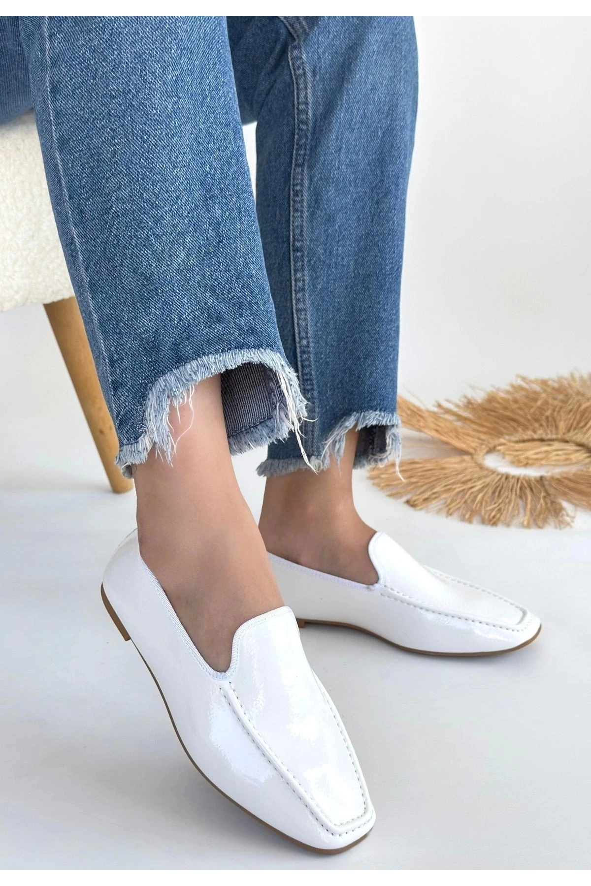 Betra Beyaz Rugan Babet Ayakkabı
