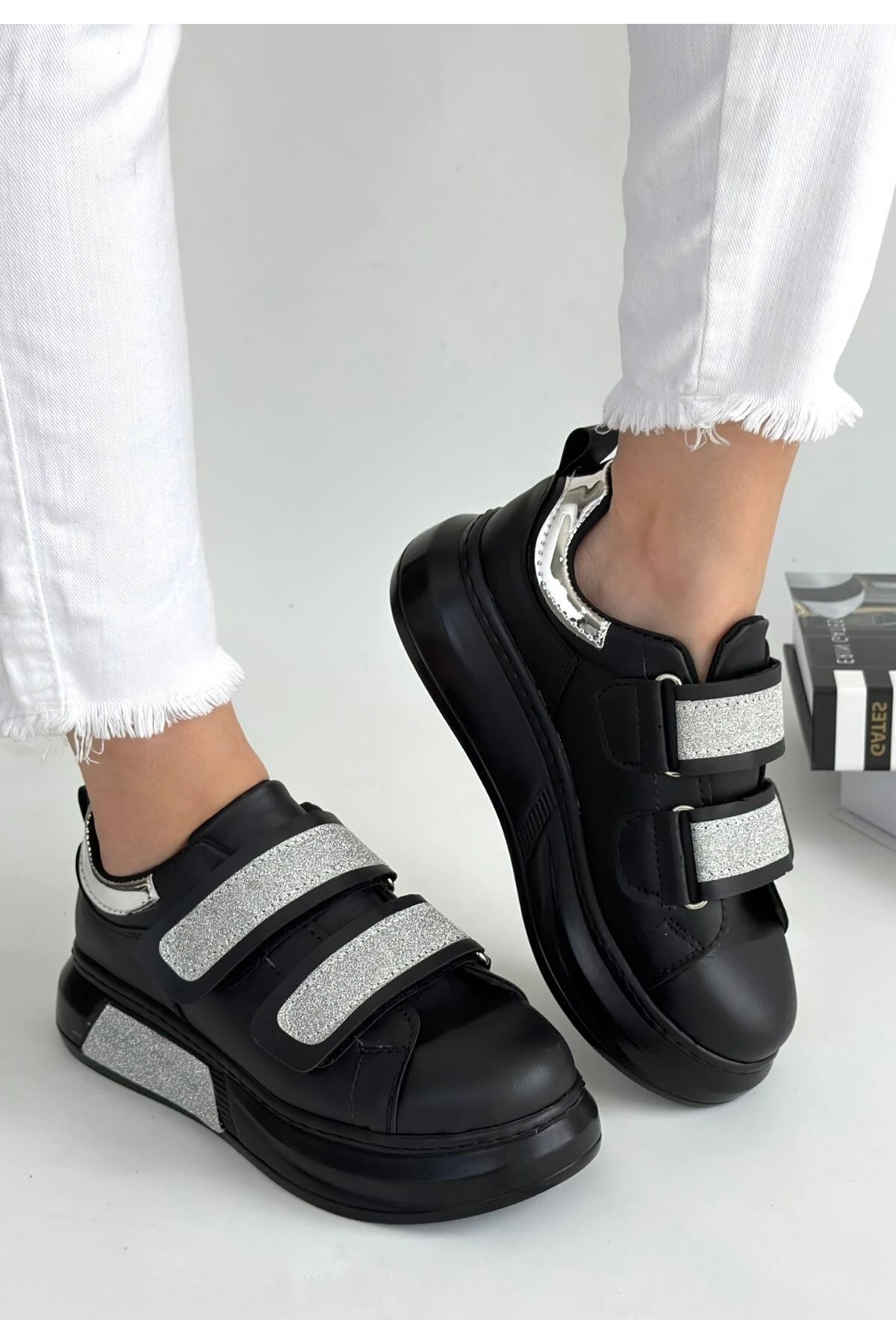 eyesof Nino Siyah Cilt Simli Cırt Cırtlı Spor Ayakkabı