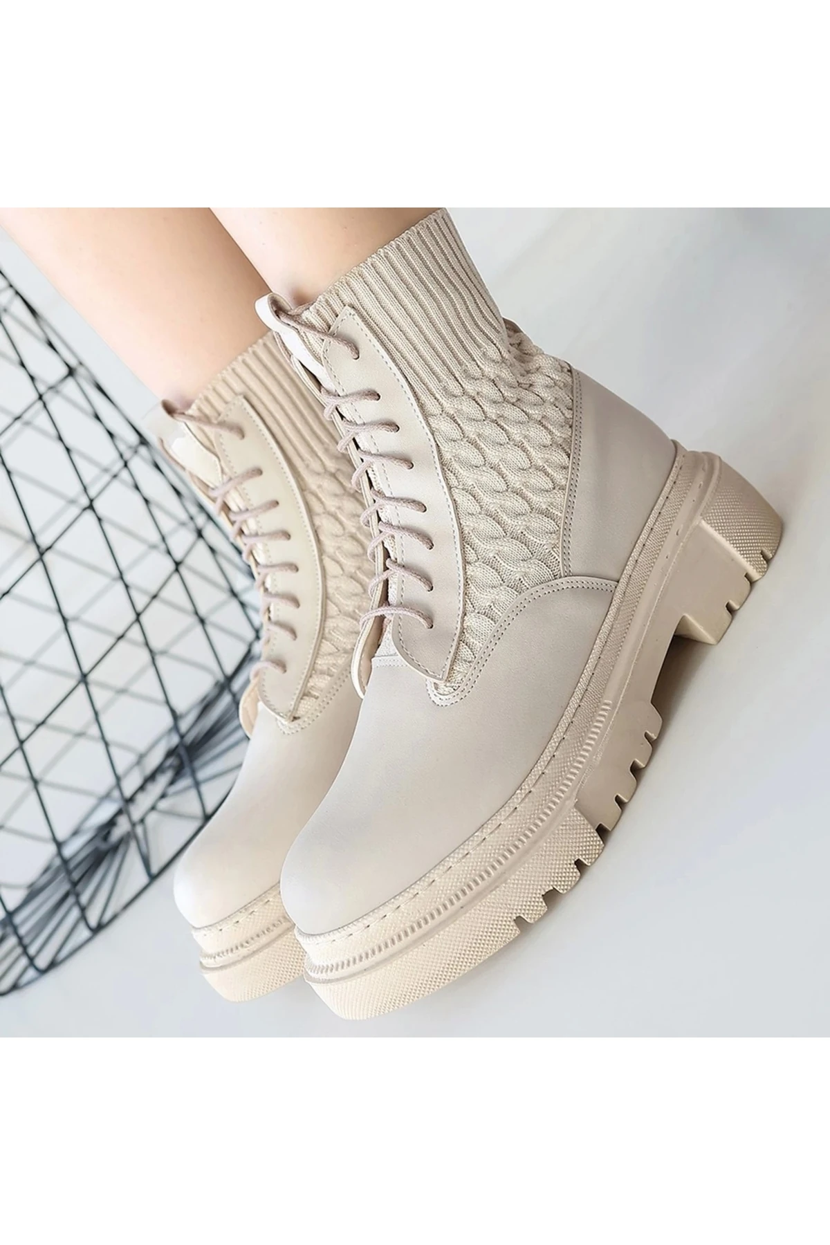 Utag Bej Cilt Bağcıklı Bot