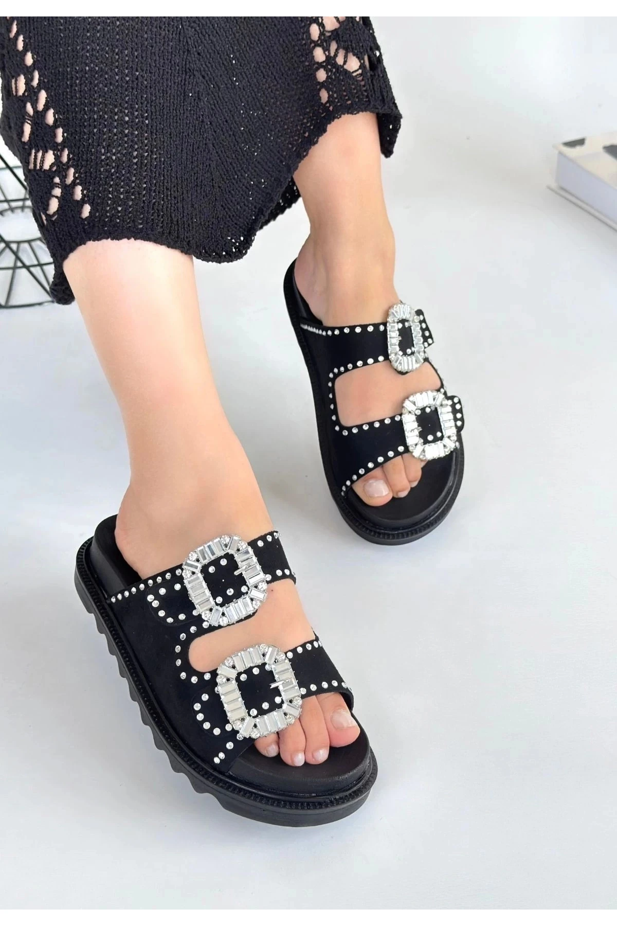 Juana Siyah Nubuk Taşlı Terlik