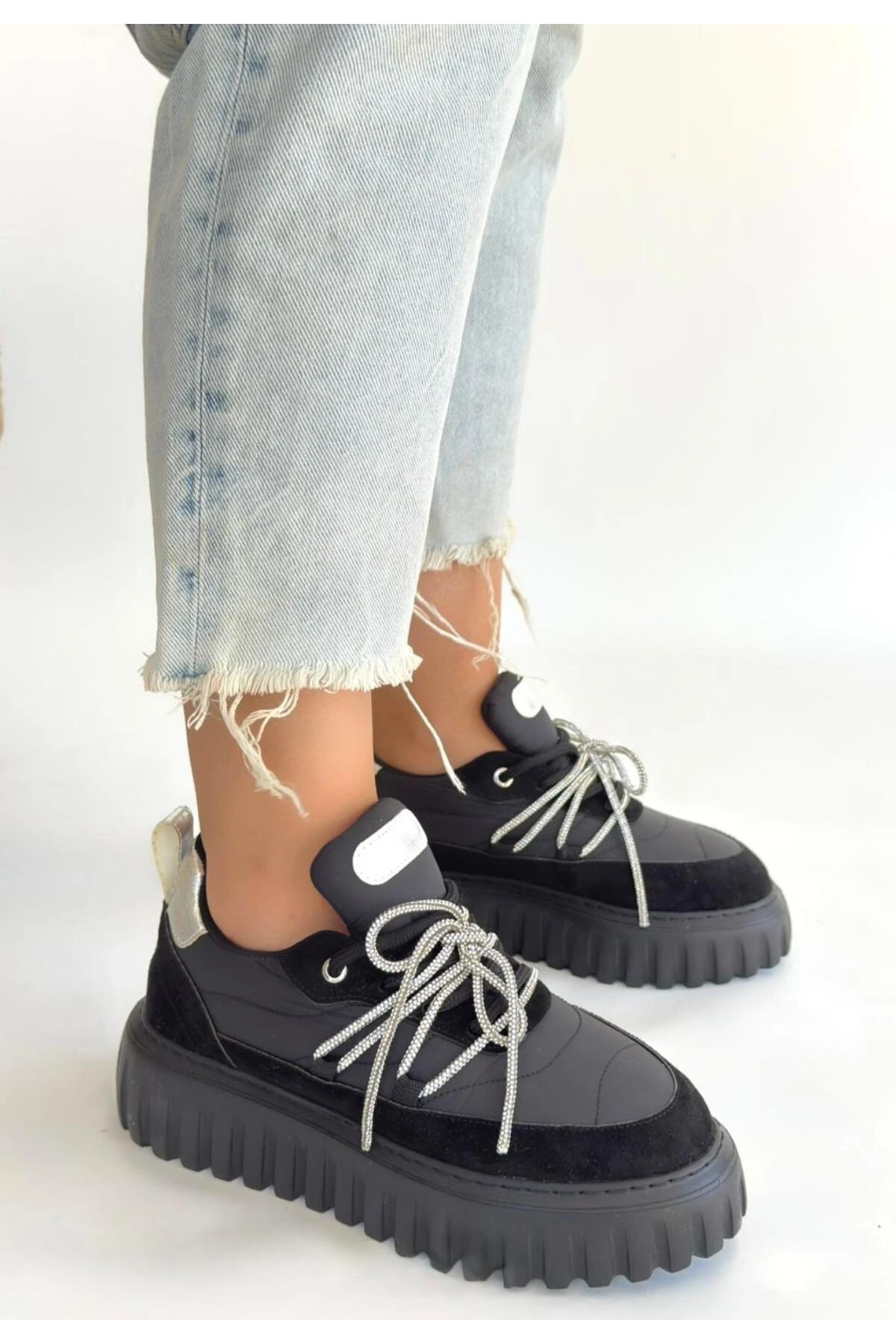 Lemda Siyah Süet Bağcıklı Spor Ayakkabı