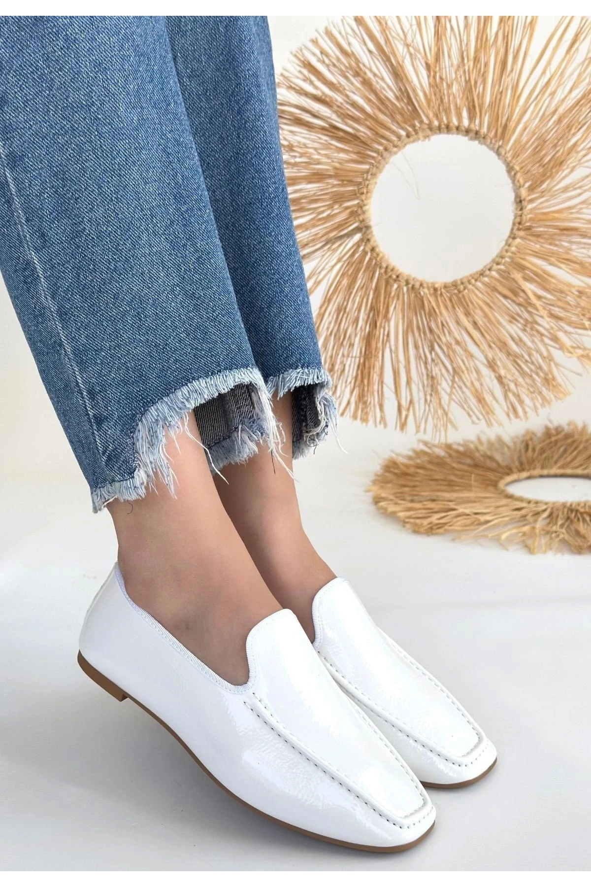 Betra Beyaz Rugan Babet Ayakkabı