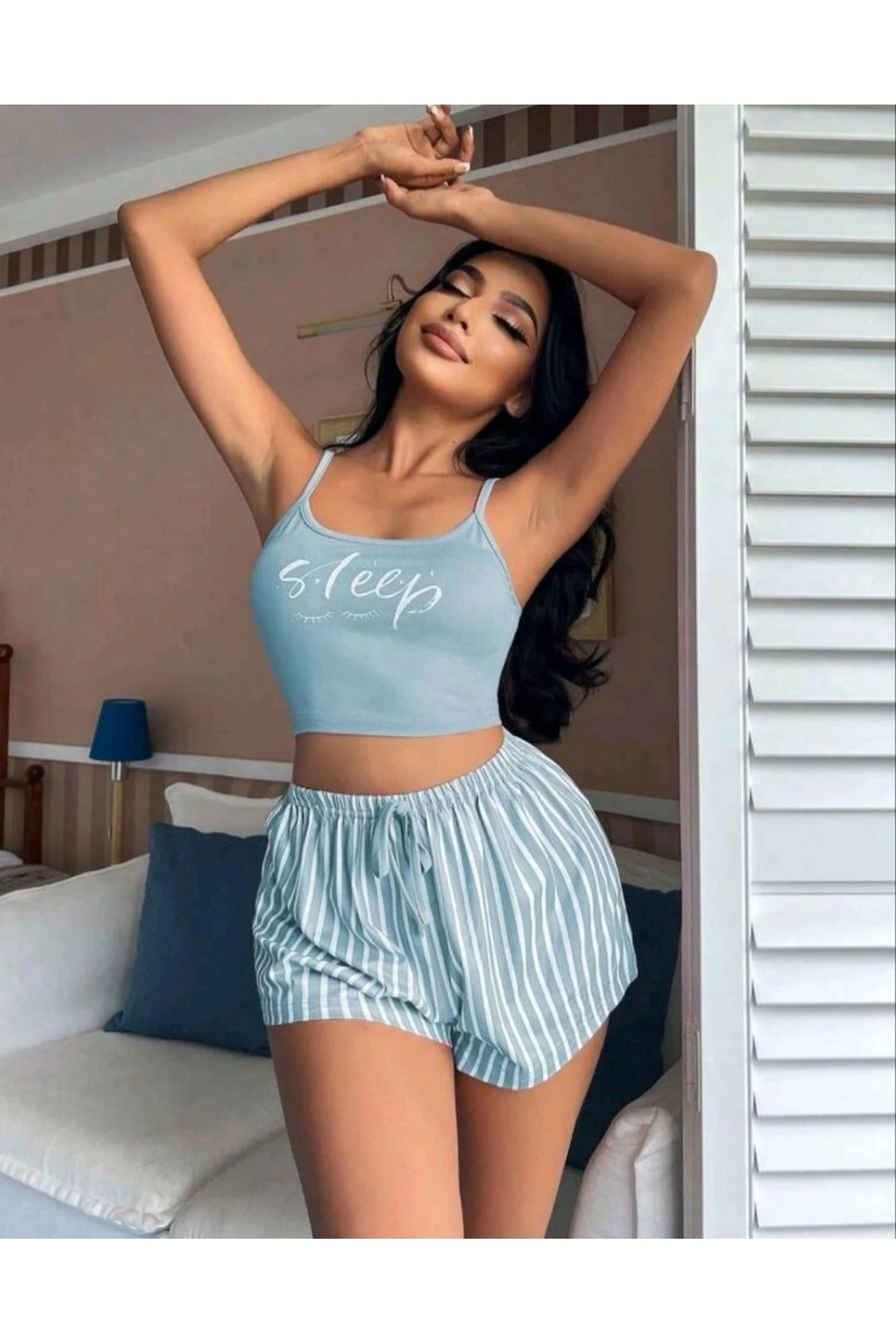 Kadın Mavi Çizgili Desenli Askılı Şortlu Pijama Takım 5001