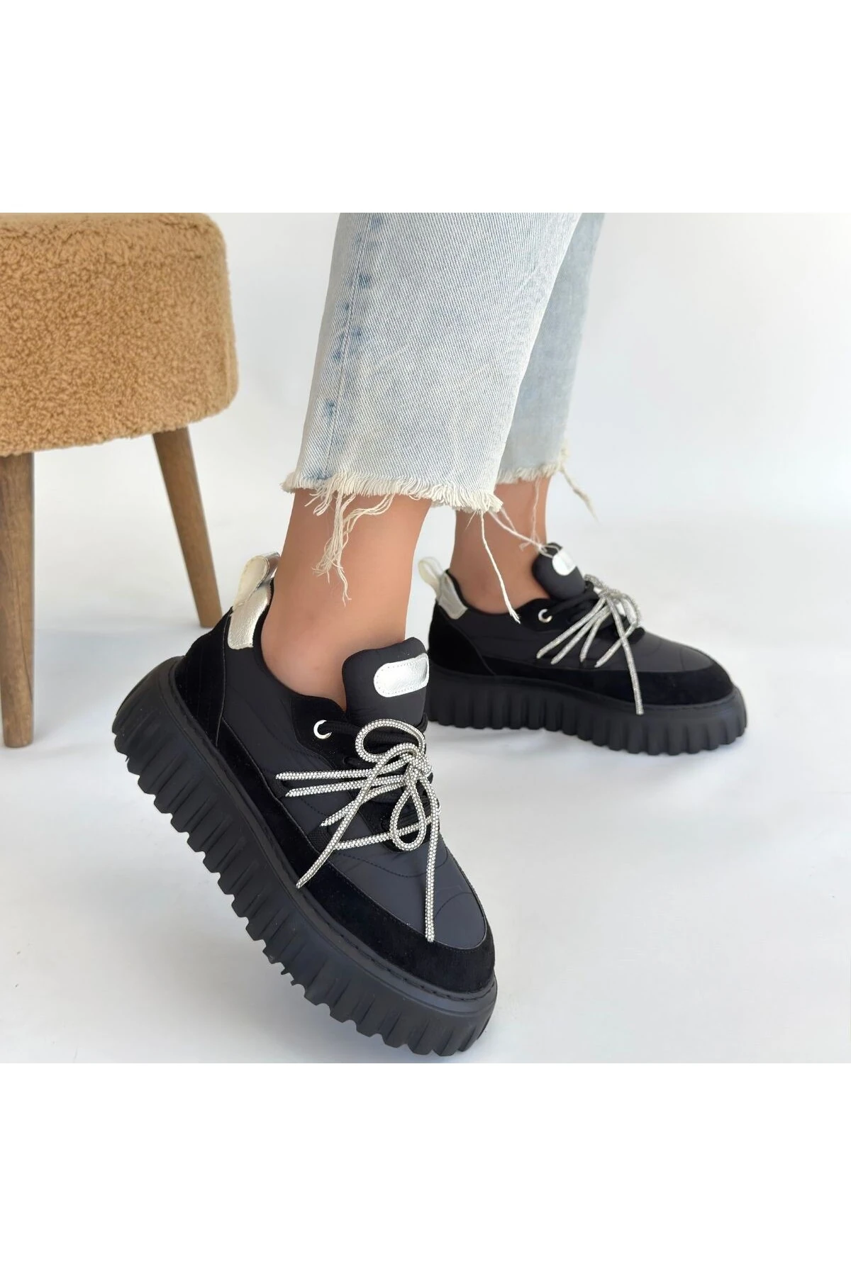Lemda Siyah Süet Bağcıklı Spor Ayakkabı