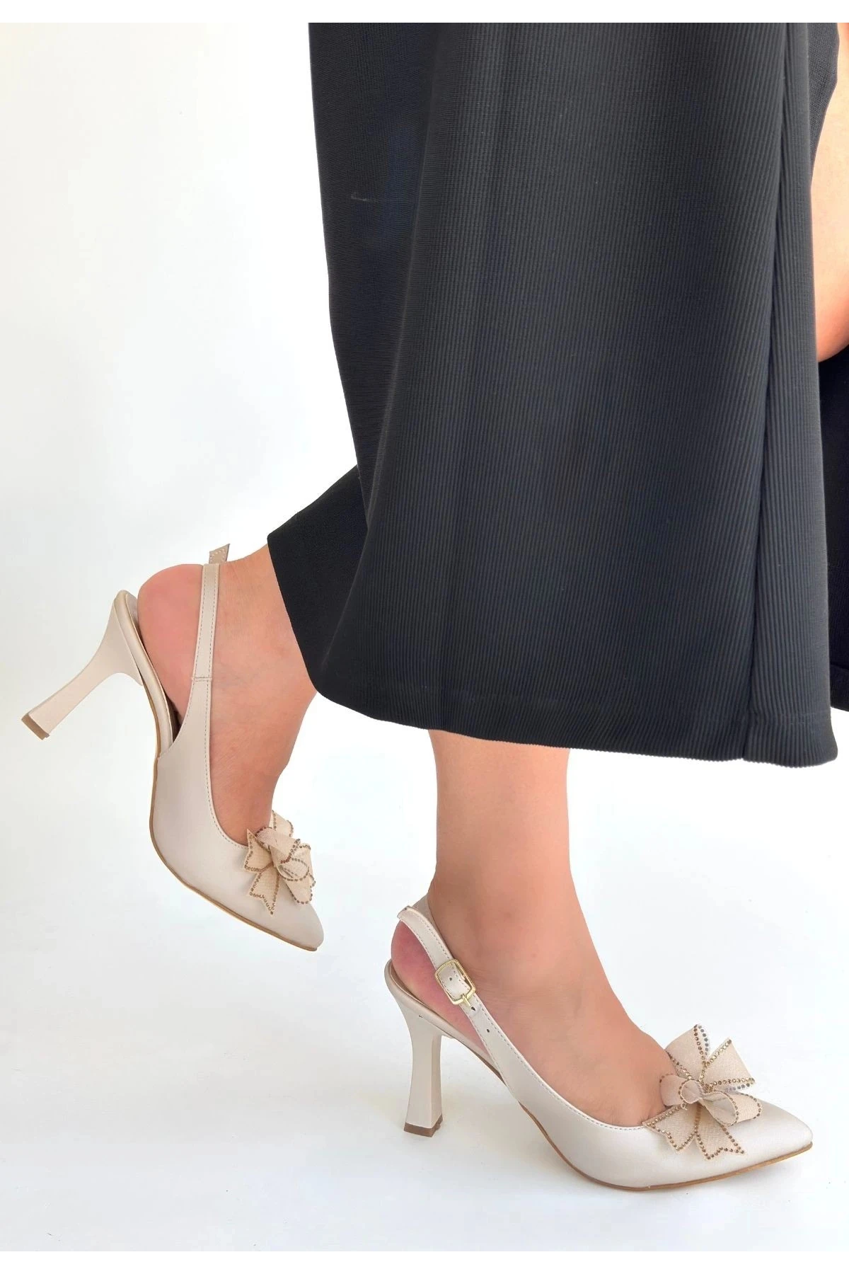 Mewi Bej Saten Topuklu Ayakkabı