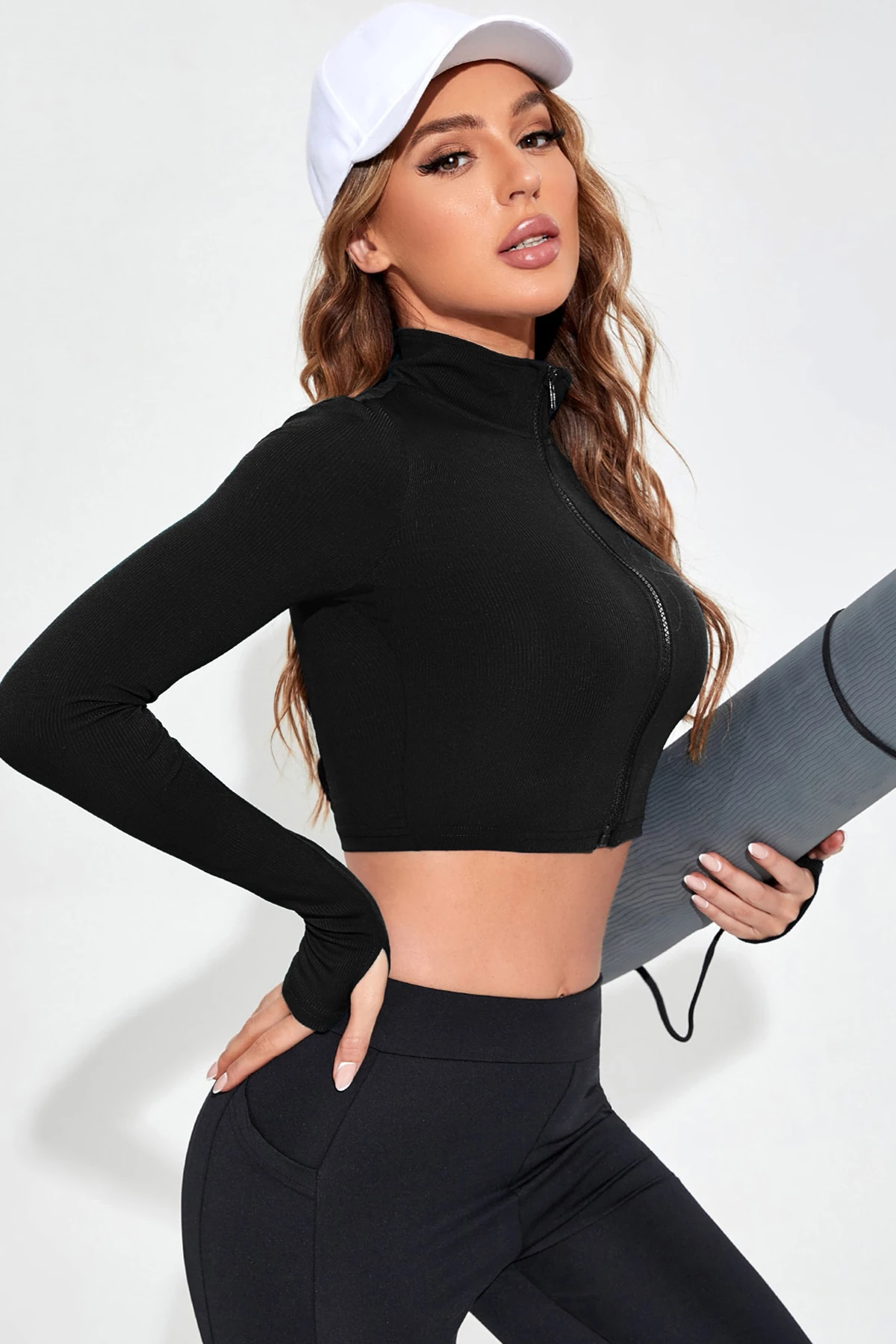 Kadın Siyah Uzun Kol Fermuarlı Parmak Geçme Detaylı Dik Yaka Crop Top Bluz