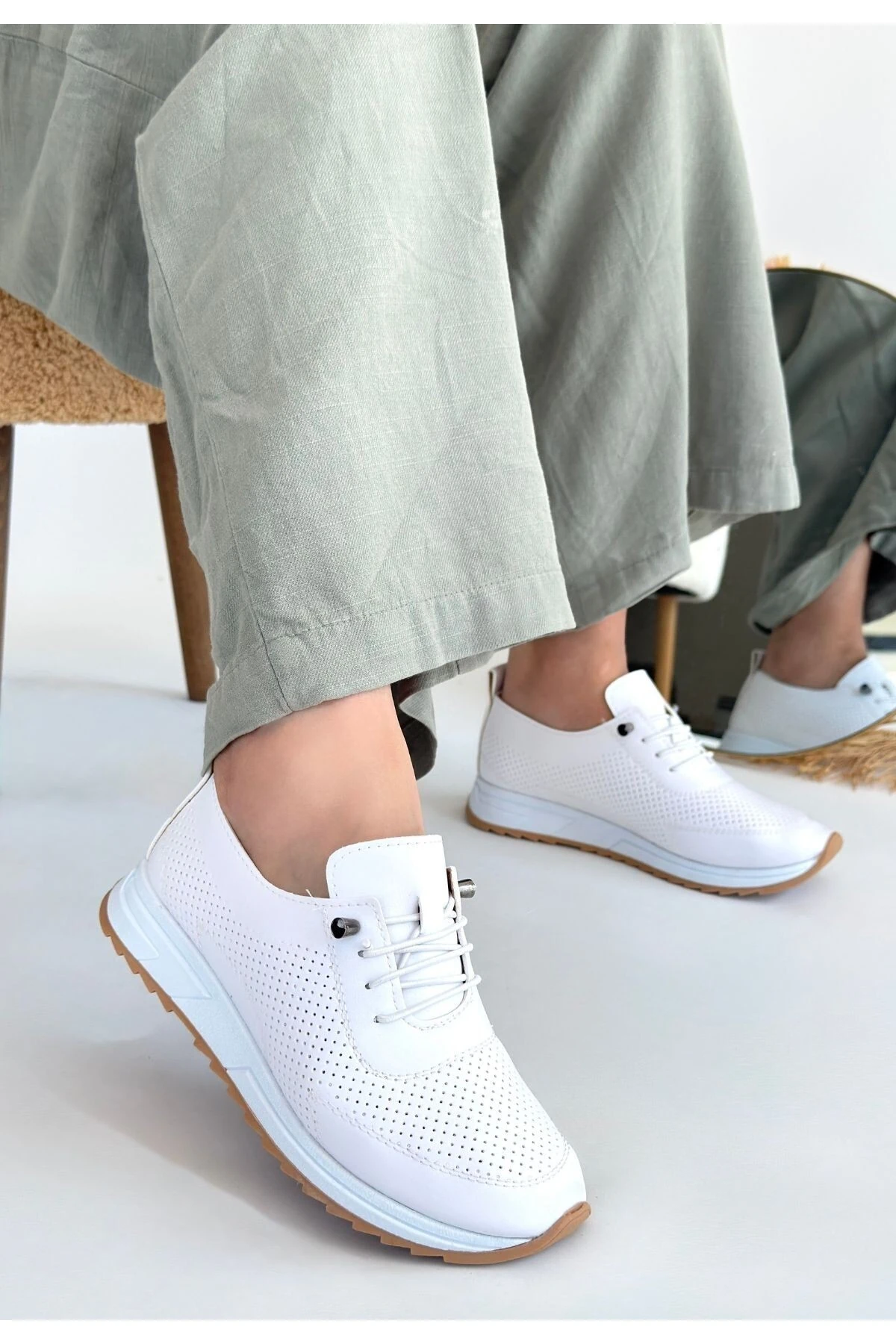 Tone Beyaz Cilt Bağcıklı Spor Ayakkabı