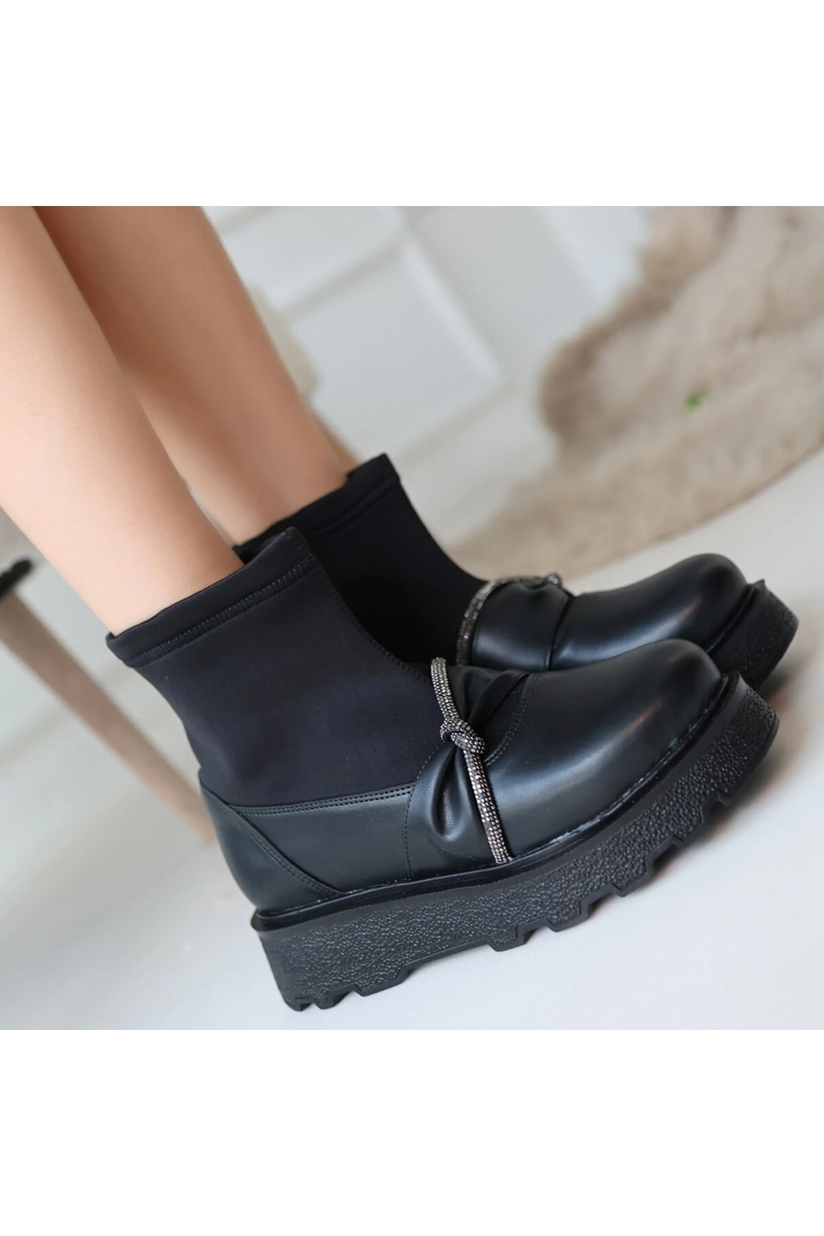 Dewn Siyah Cilt Topuklu Bot