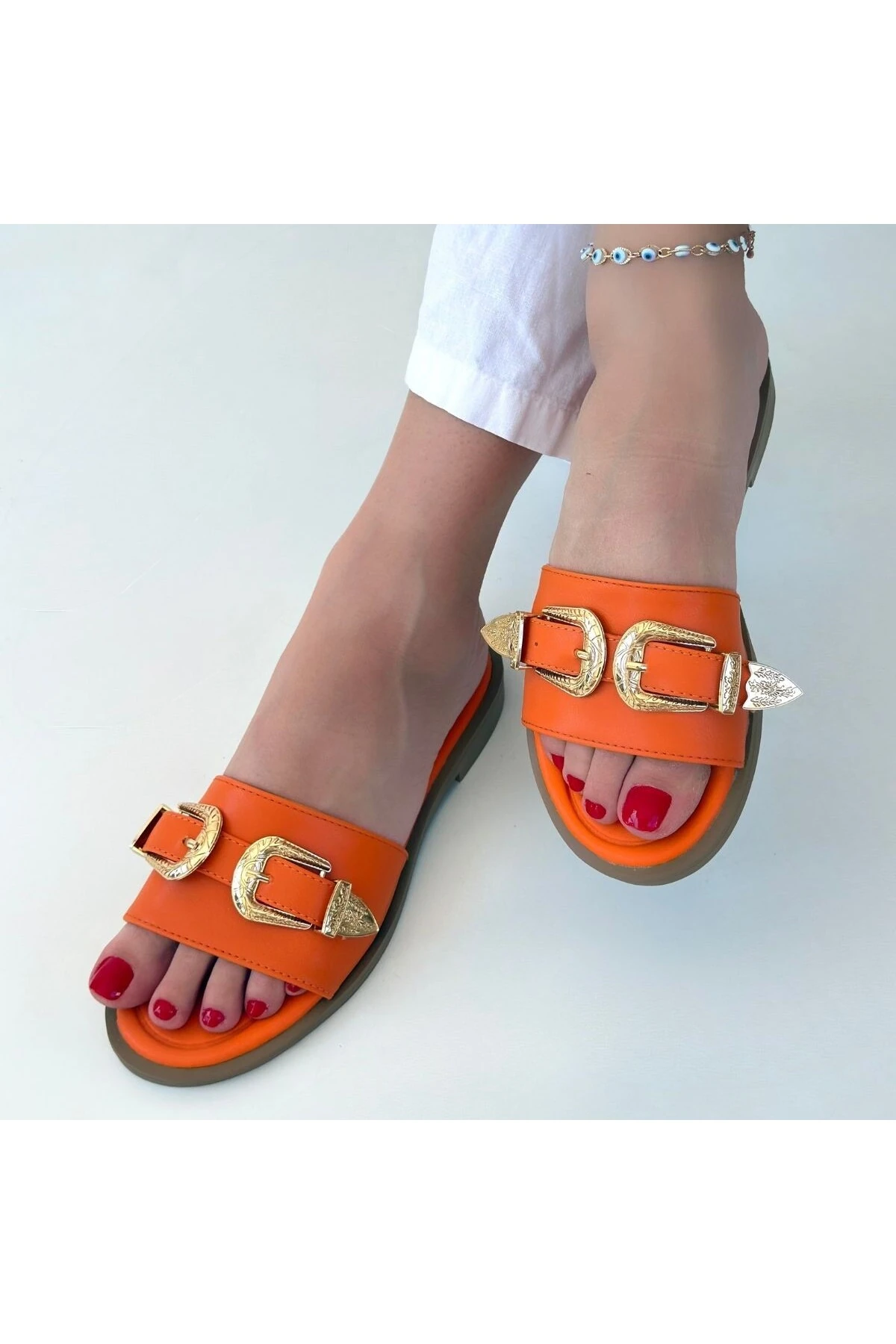 Sene Turuncu Cilt Terlik - Lisinya