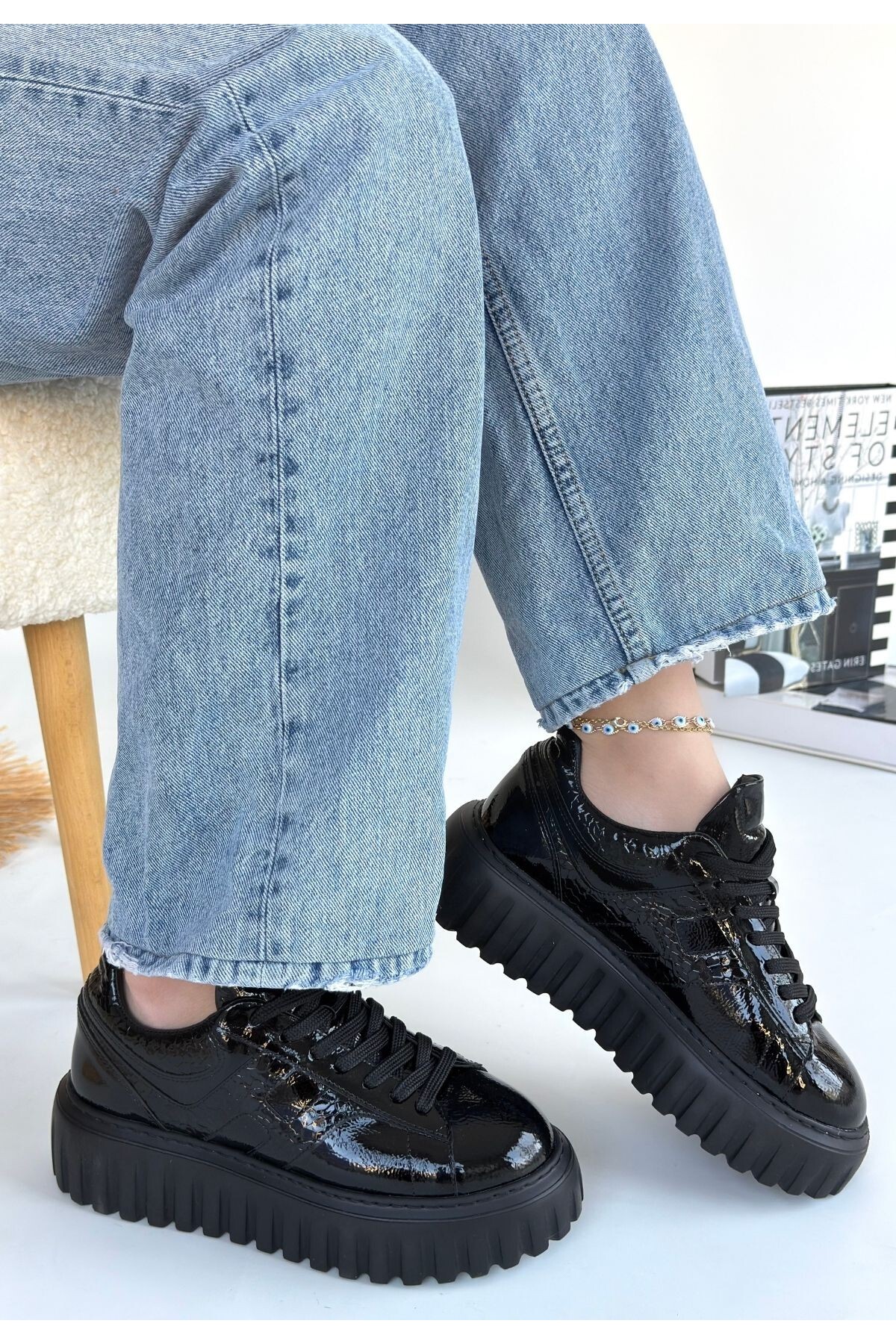 Gesti Siyah Rugan Bağcıklı Spor Ayakkabı