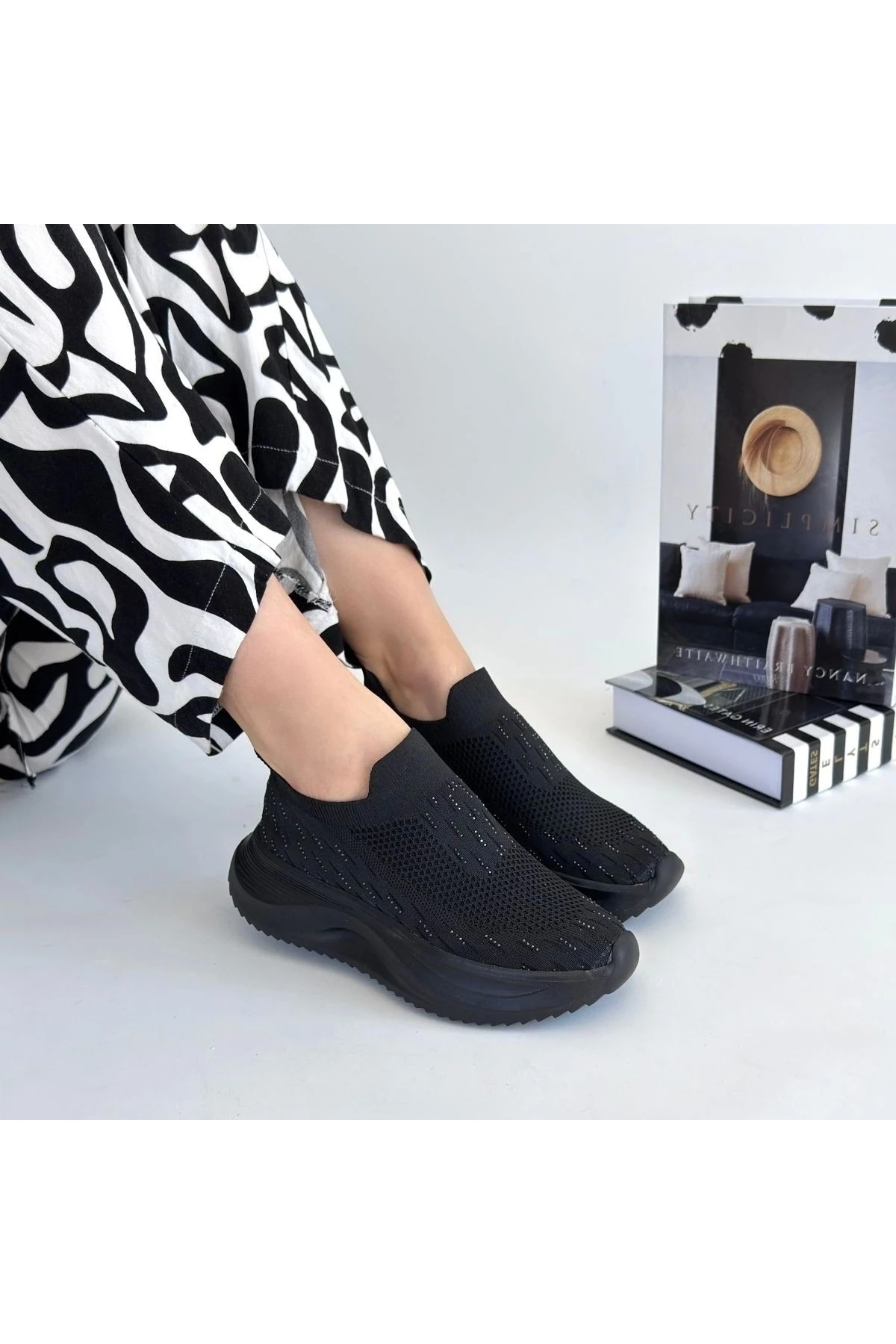 Soord Siyah Triko Boncuk İşlemeli Spor Ayakkabı