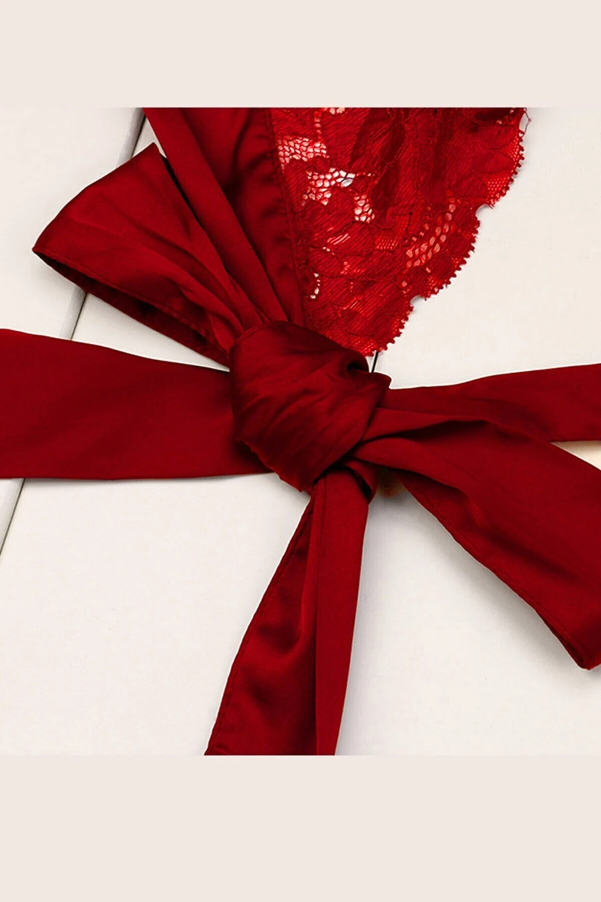 Kadın Kırmızı Dantelli & Kurdelalı Sütyen Külot Takımı – Modern, Konforlu ve Günlük Kombinlere Uygun