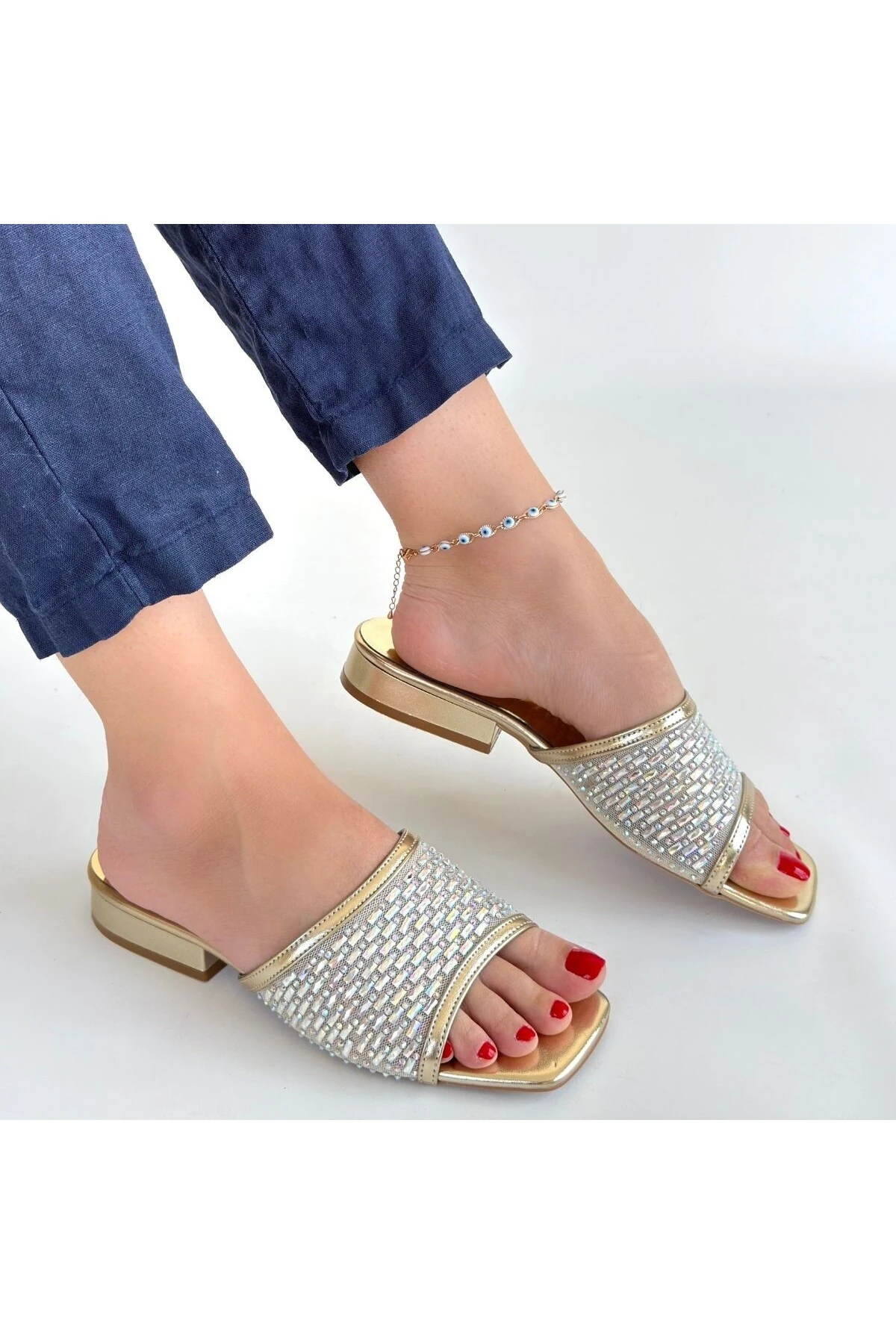 Ortu Gold Cilt İşlemeli Terlik - Lisinya
