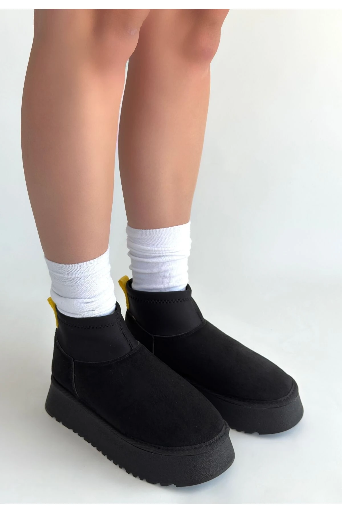 Cuen Siyah Süet Bot - Lisinya