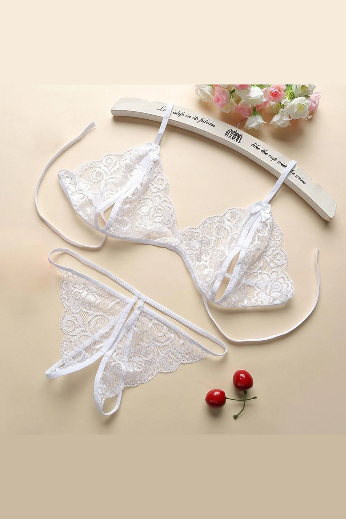 Kadın Beyaz Dantelli Sütyen Külot Takımı – Modern, Konforlu ve Günlük Kombinlere Uygun