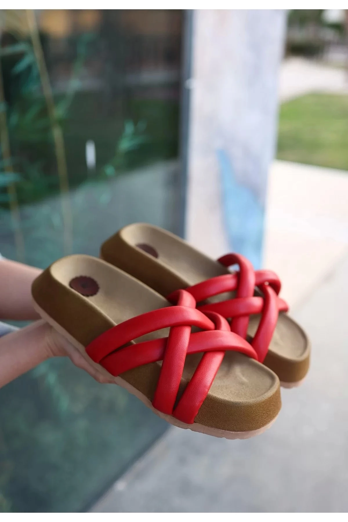 Tenda Kırmızı Cilt Terlik