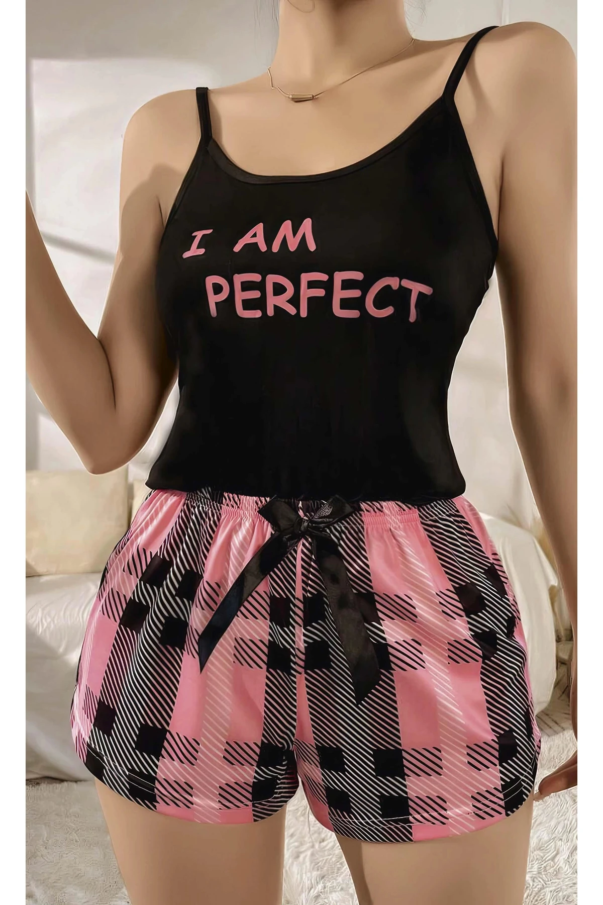 Kadın Siyah Kare Desenli Askılı Şortlu Pijama Takım 5012