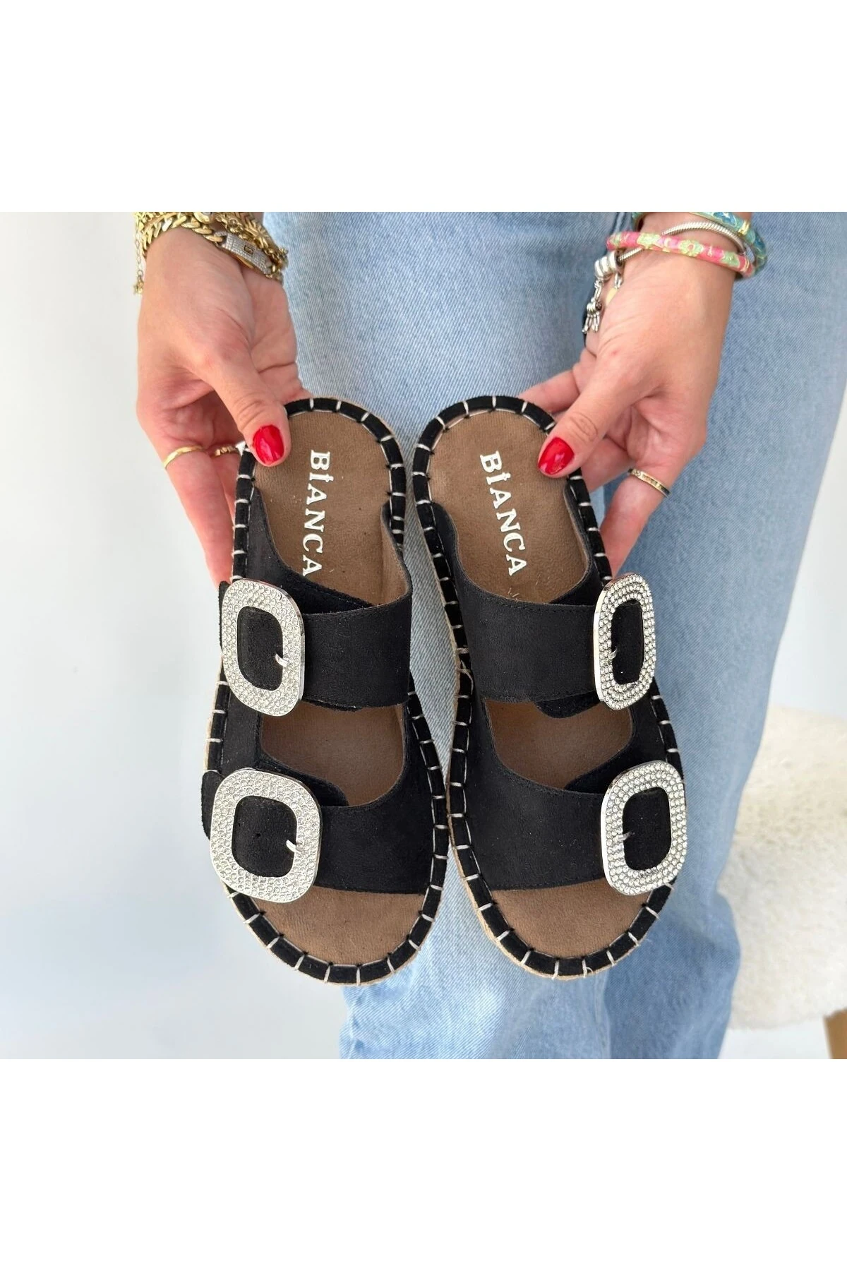 Hertas Siyah Nubuk Tokalı Terlik - Lisinya