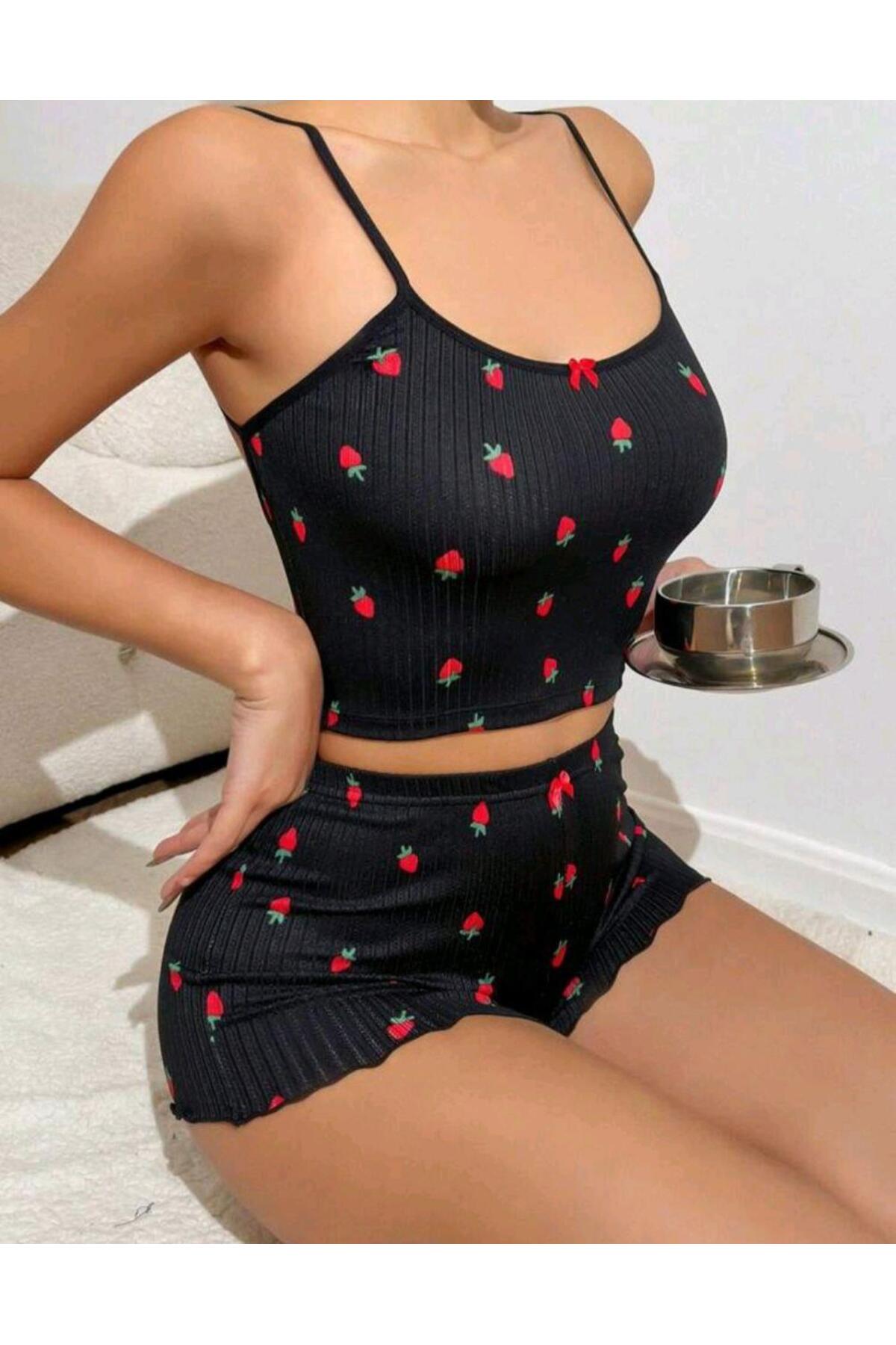 eyesof Kadın Siyah Çilek Desenli Seksi Gecelik Takım 5020