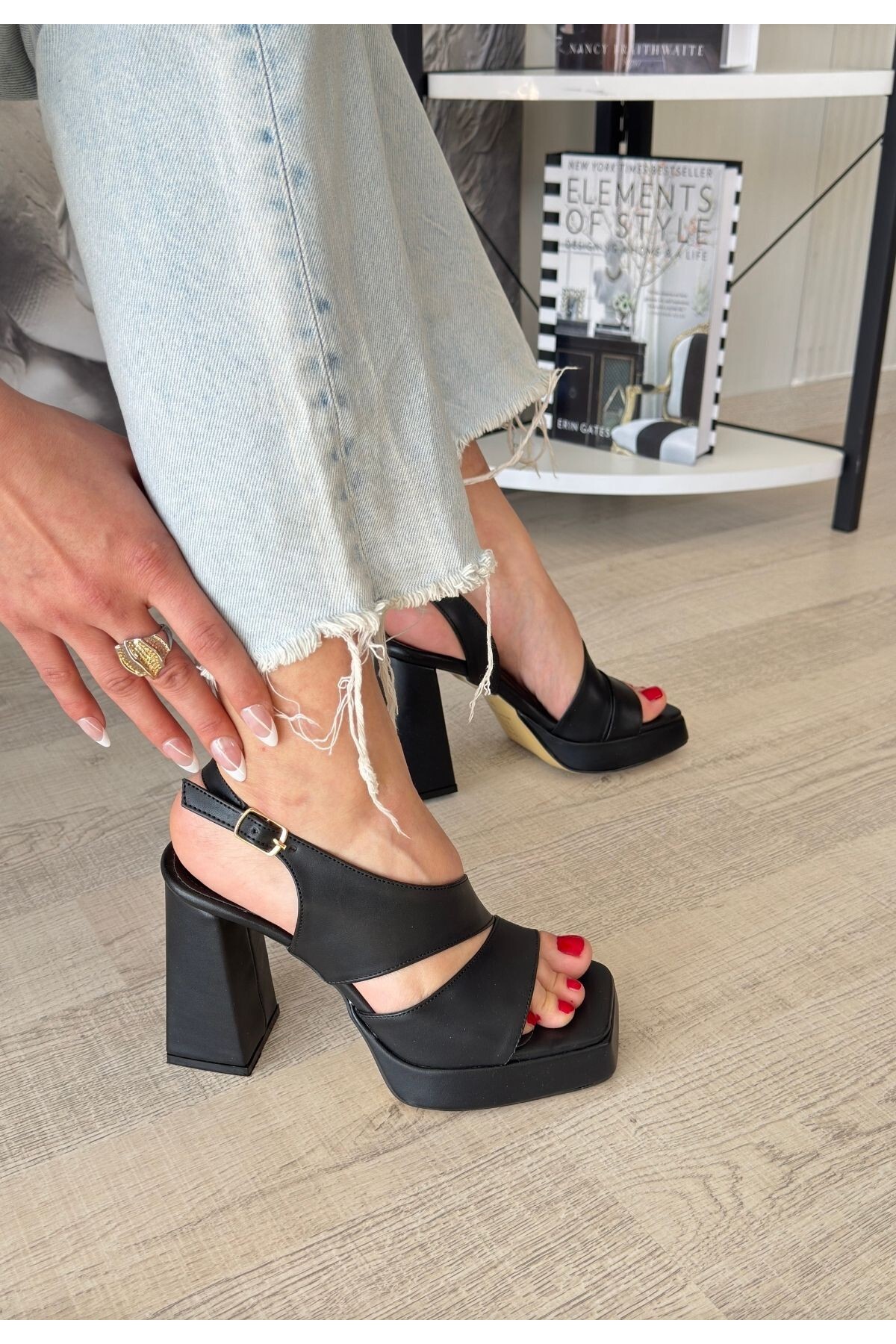 Cica Siyah Cilt Topuklu Ayakkabı -