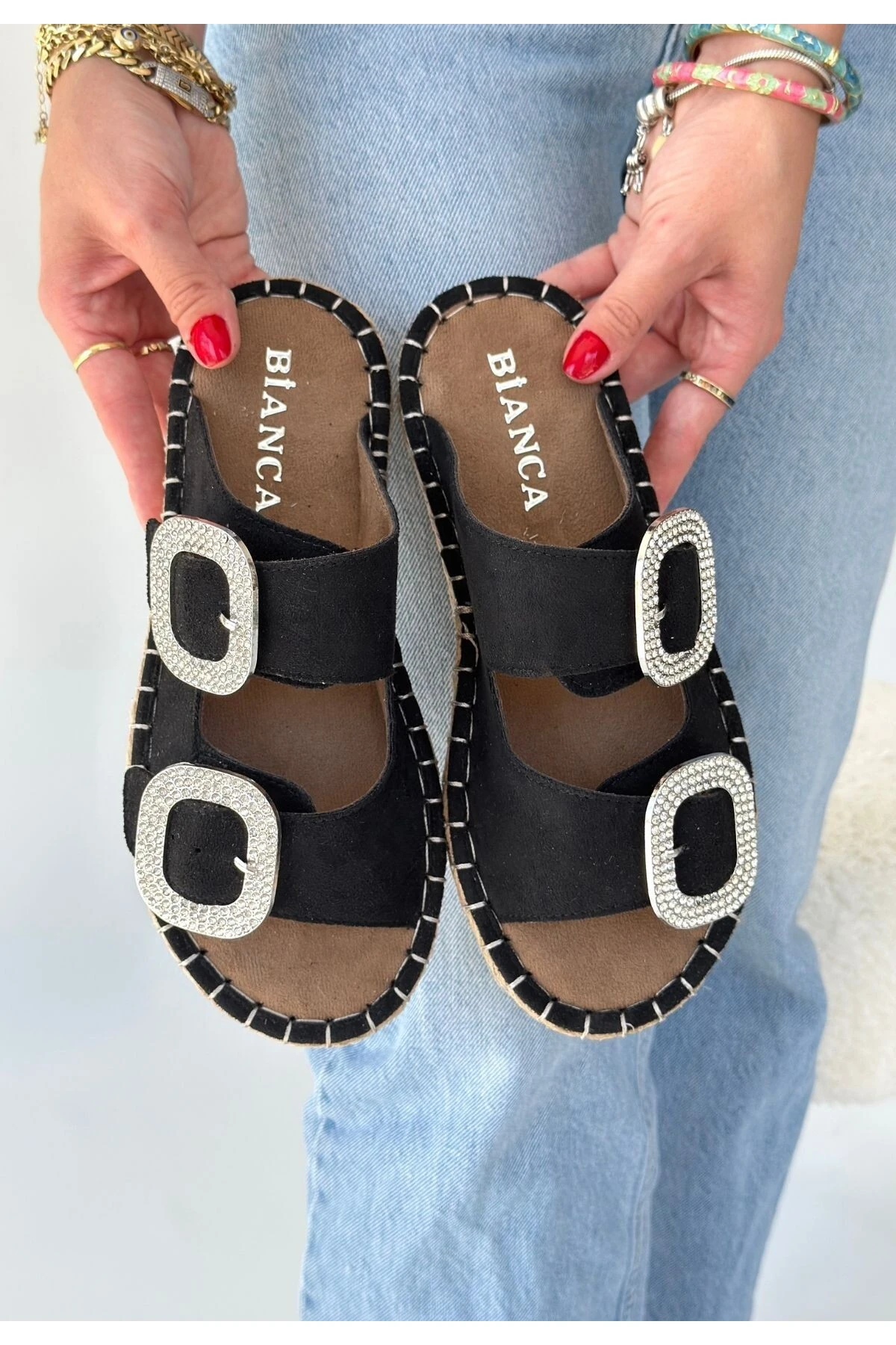 Hertas Siyah Nubuk Tokalı Terlik - Lisinya