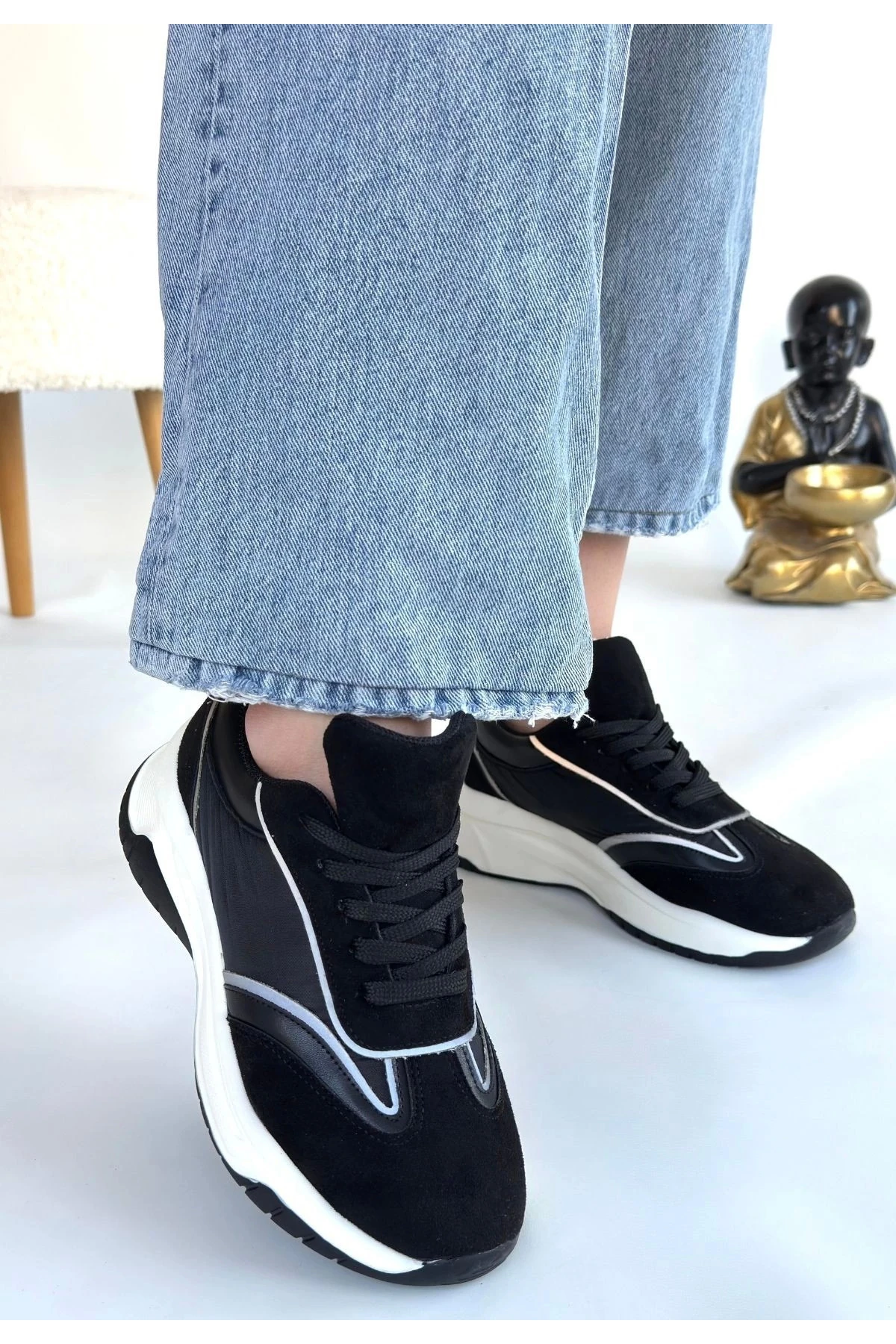 Lemda Siyah Süet Bağcıklı Spor Ayakkabı