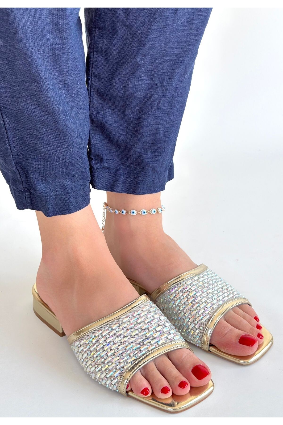 Ortu Gold Cilt İşlemeli Terlik - Lisinya