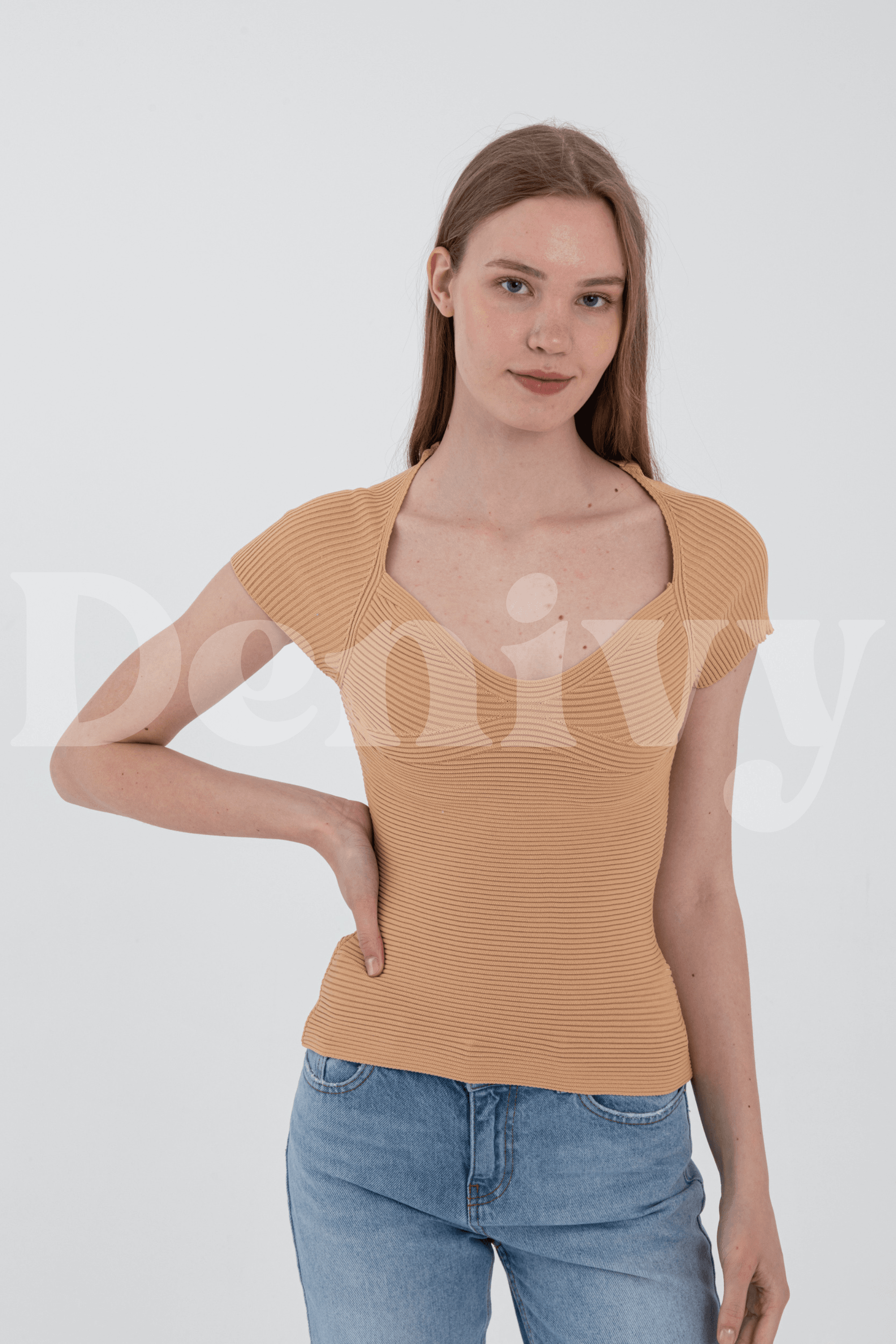KARE YAKA GÖĞÜS DEKOLTELİ CROP DNV-000007