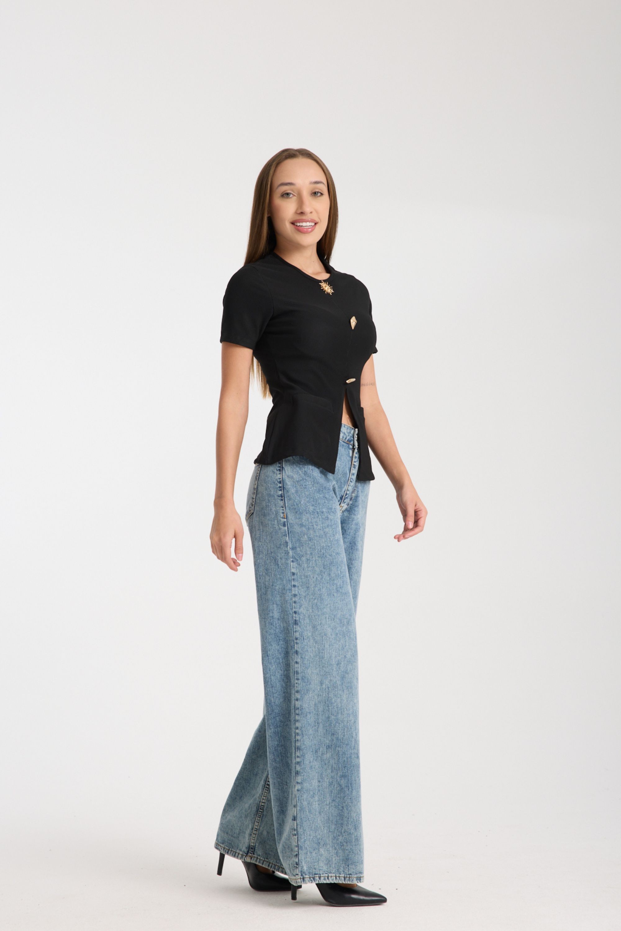 Metal Aksesuarlı Kısa Kollu Fit Bluz DNV-000104