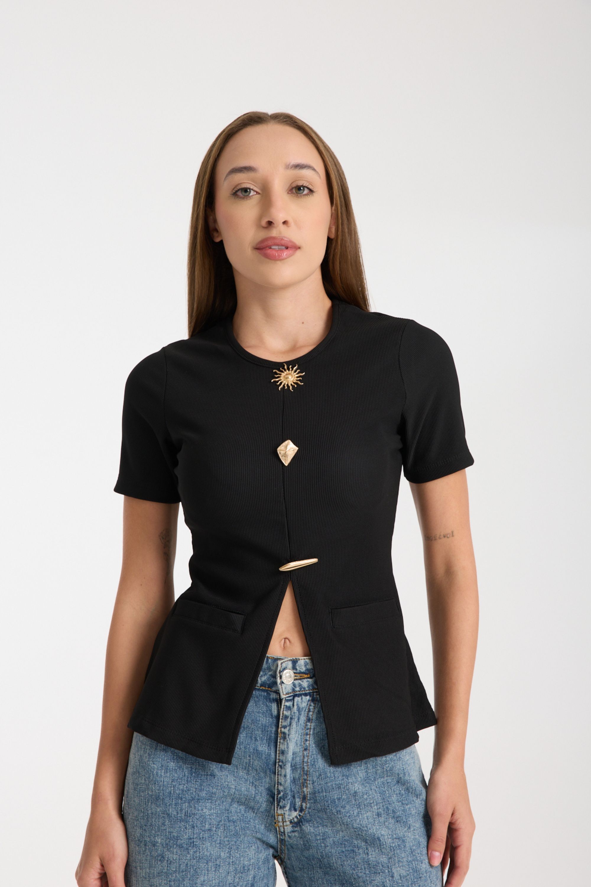Metal Aksesuarlı Kısa Kollu Fit Bluz DNV-000104