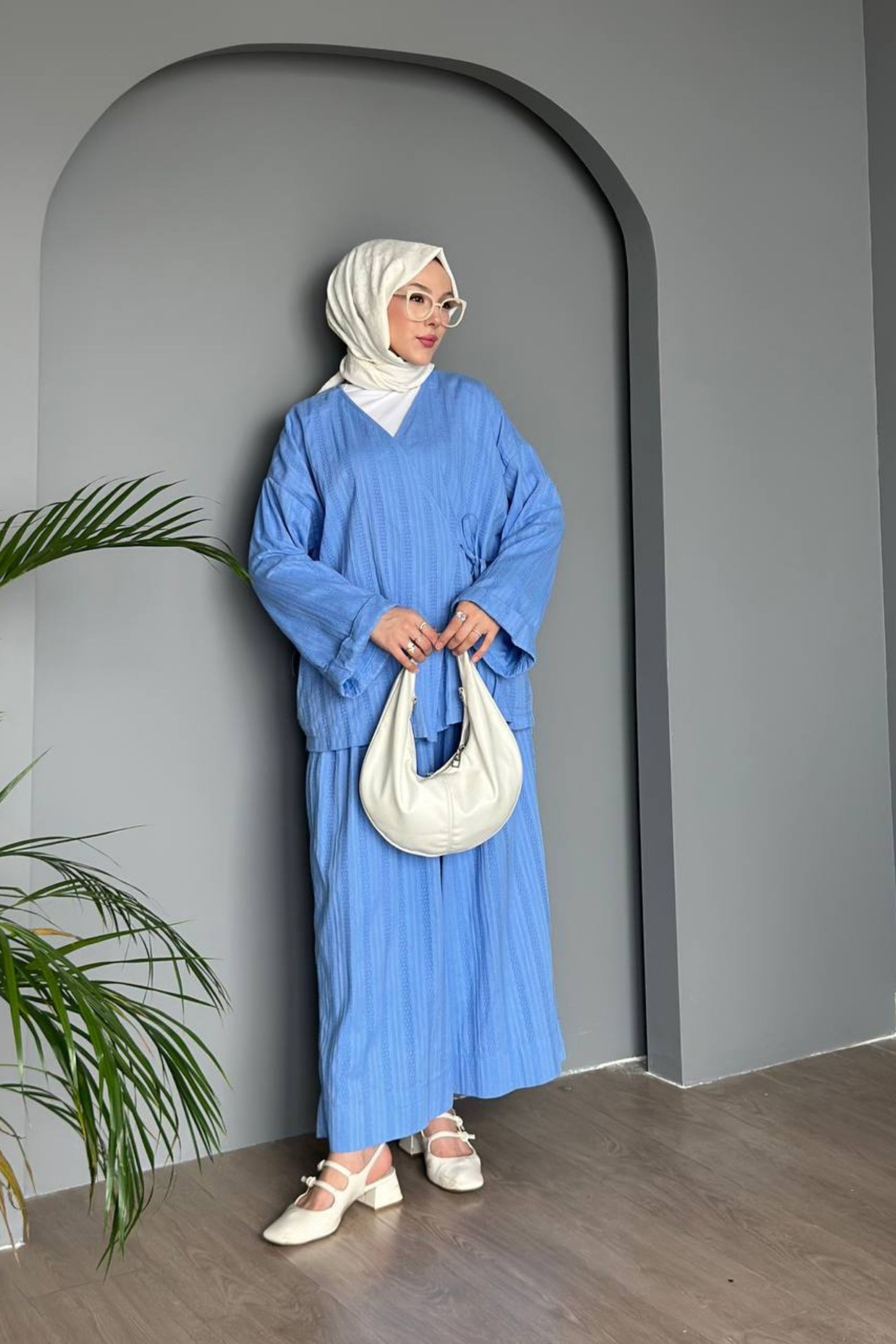 Dokulu Kumaş İkili Takım – Modern Bağlama Detaylı ve Rahat Kesim DNV-000047