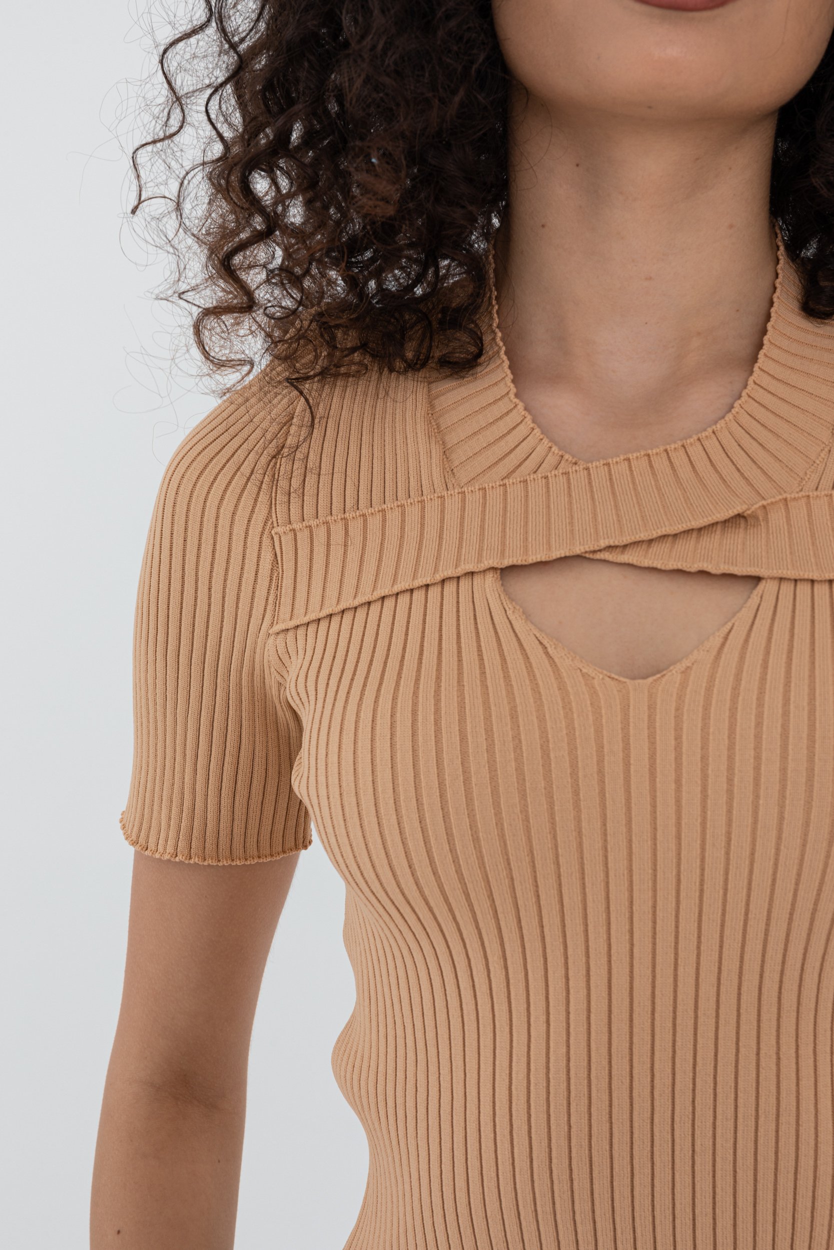 DEGAJE V YAKA CROP DNV-000008