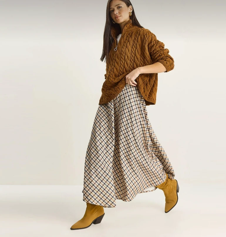 Kahverengi  Ekoseli Midi Boy Yırtmaçlı Etek main variant image