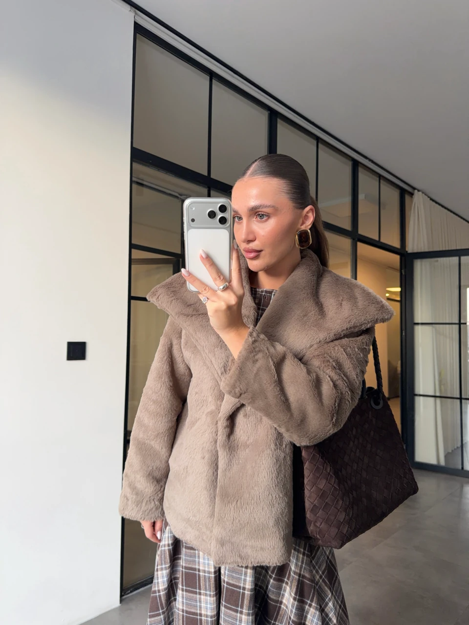 ŞAL YAKA KÜRK MONT