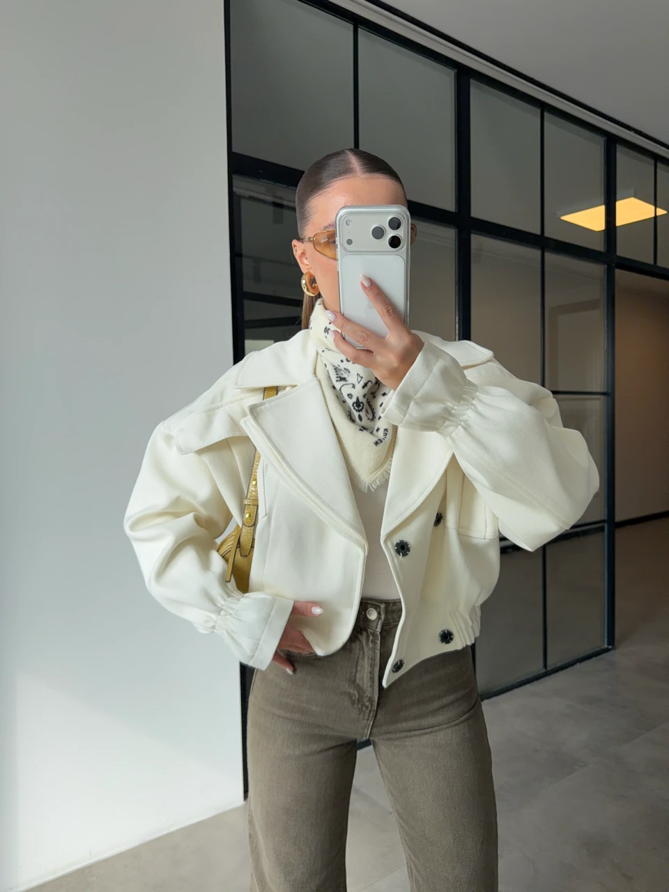 EKRU BELİ LASTİKLİ BOMBER CEKET