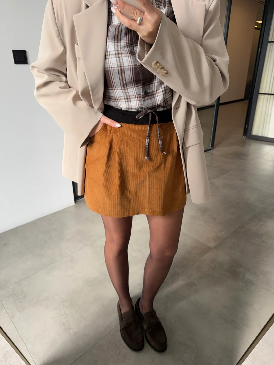 EKOSE DETAYLI KADİFE ŞORT ETEK