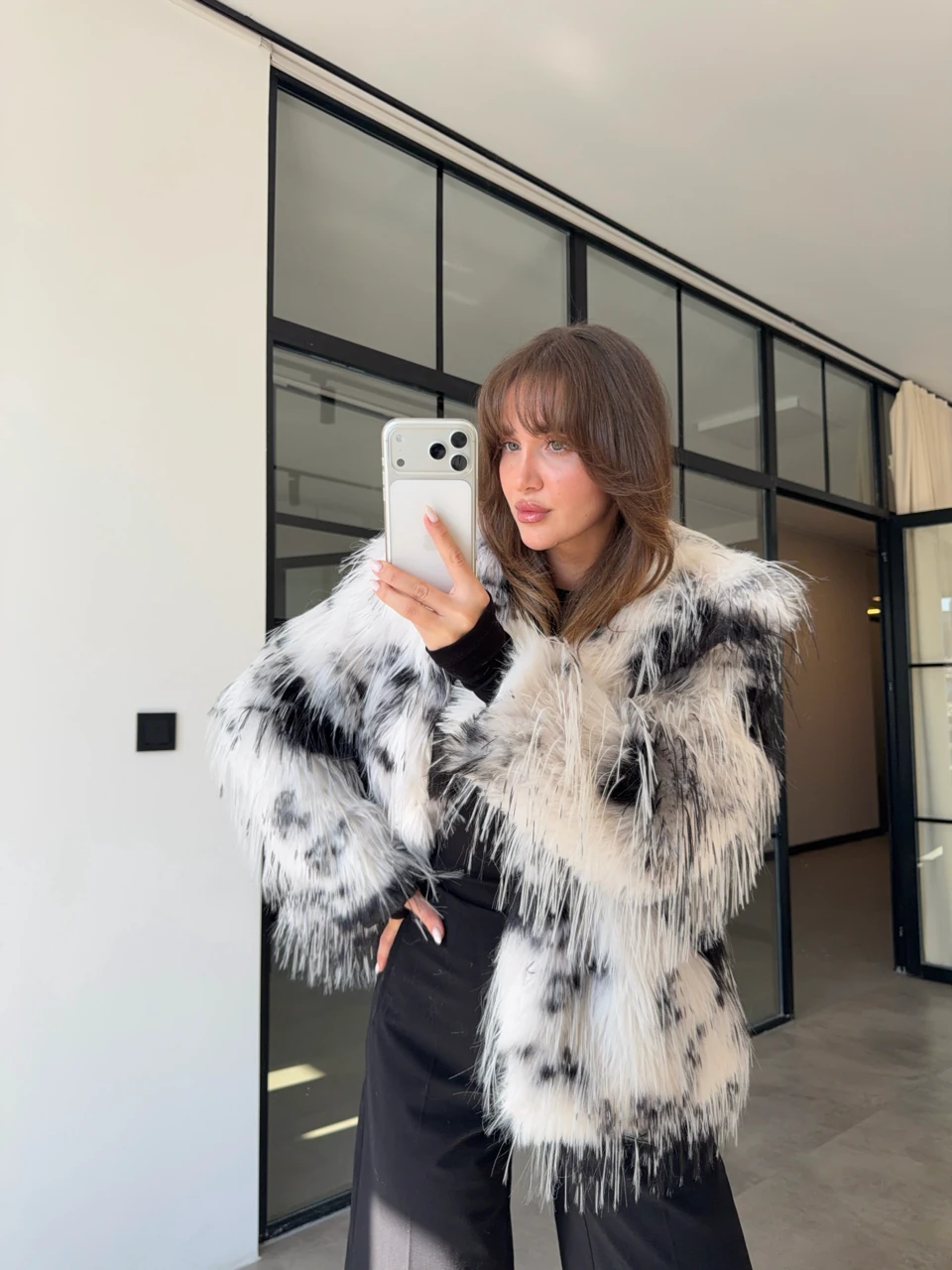 SİYAH DESENLİ KÜRK