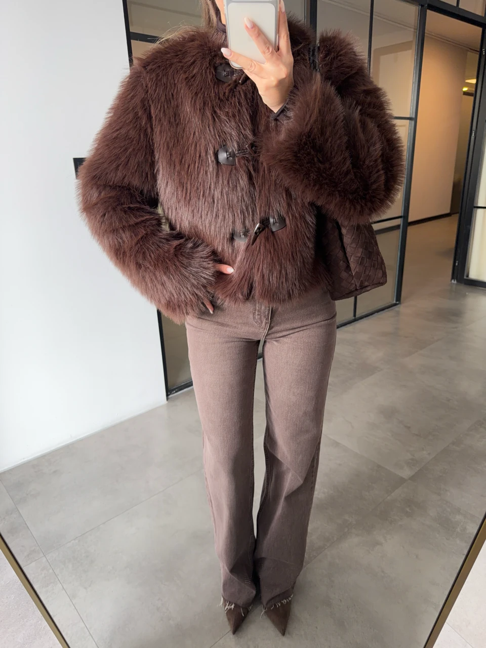 DERİ AKSESUARLI CROP KÜRK