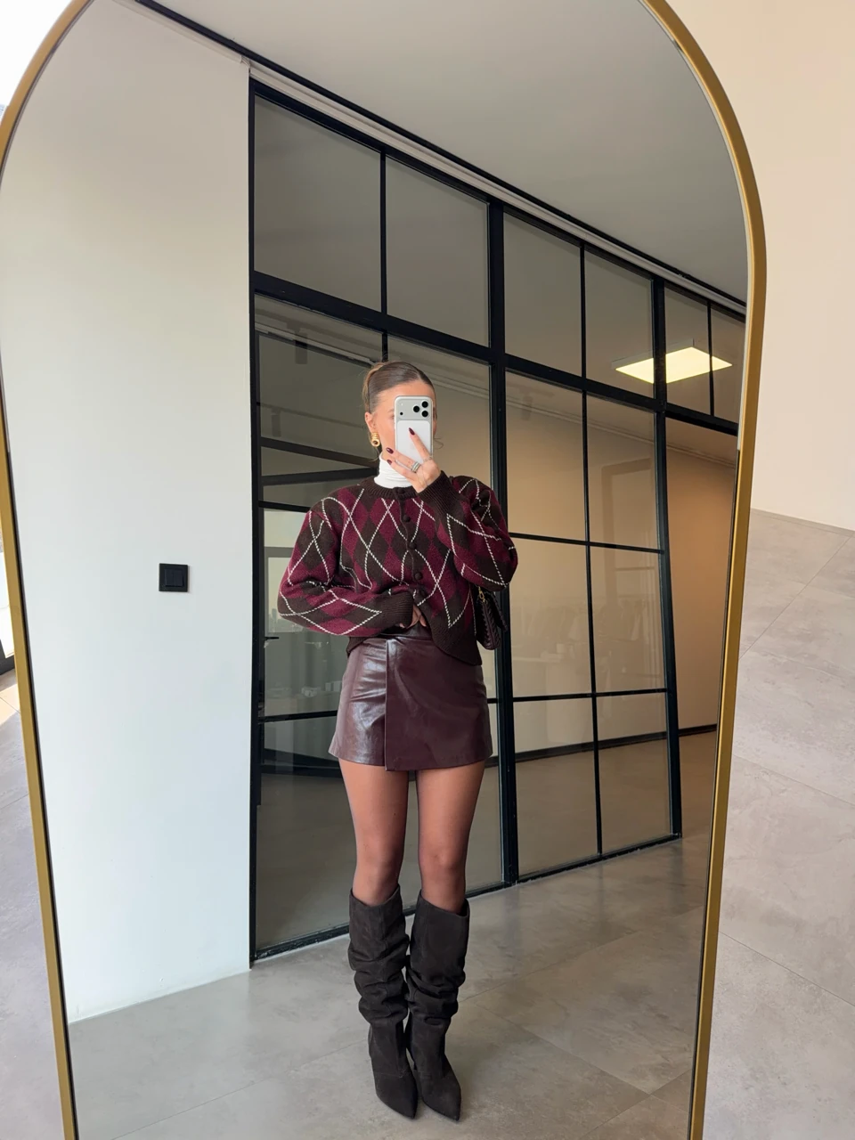 MÜRDÜM ÇAPRAZ KAPAMA DERİ ŞORT ETEK