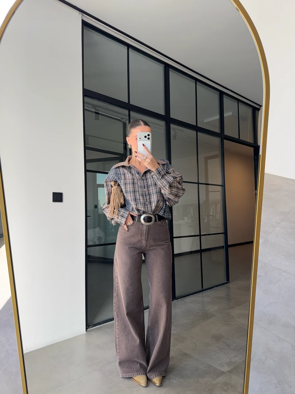 YÜKSEK BEL KAHVERENGİ YIKAMALI JEAN