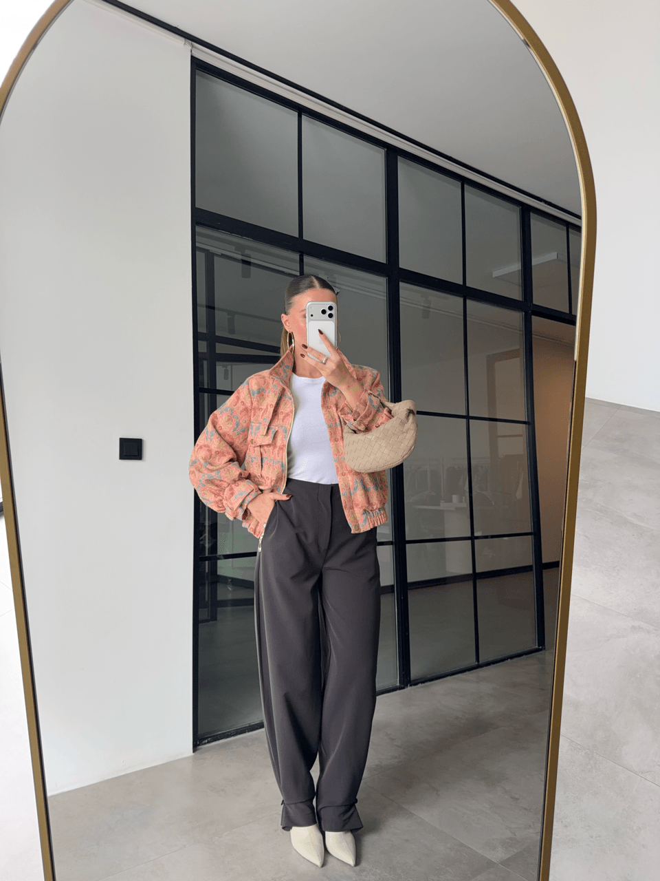 PAÇASI DÜĞME DETAYLI KOYU KAHVE PANTOLON