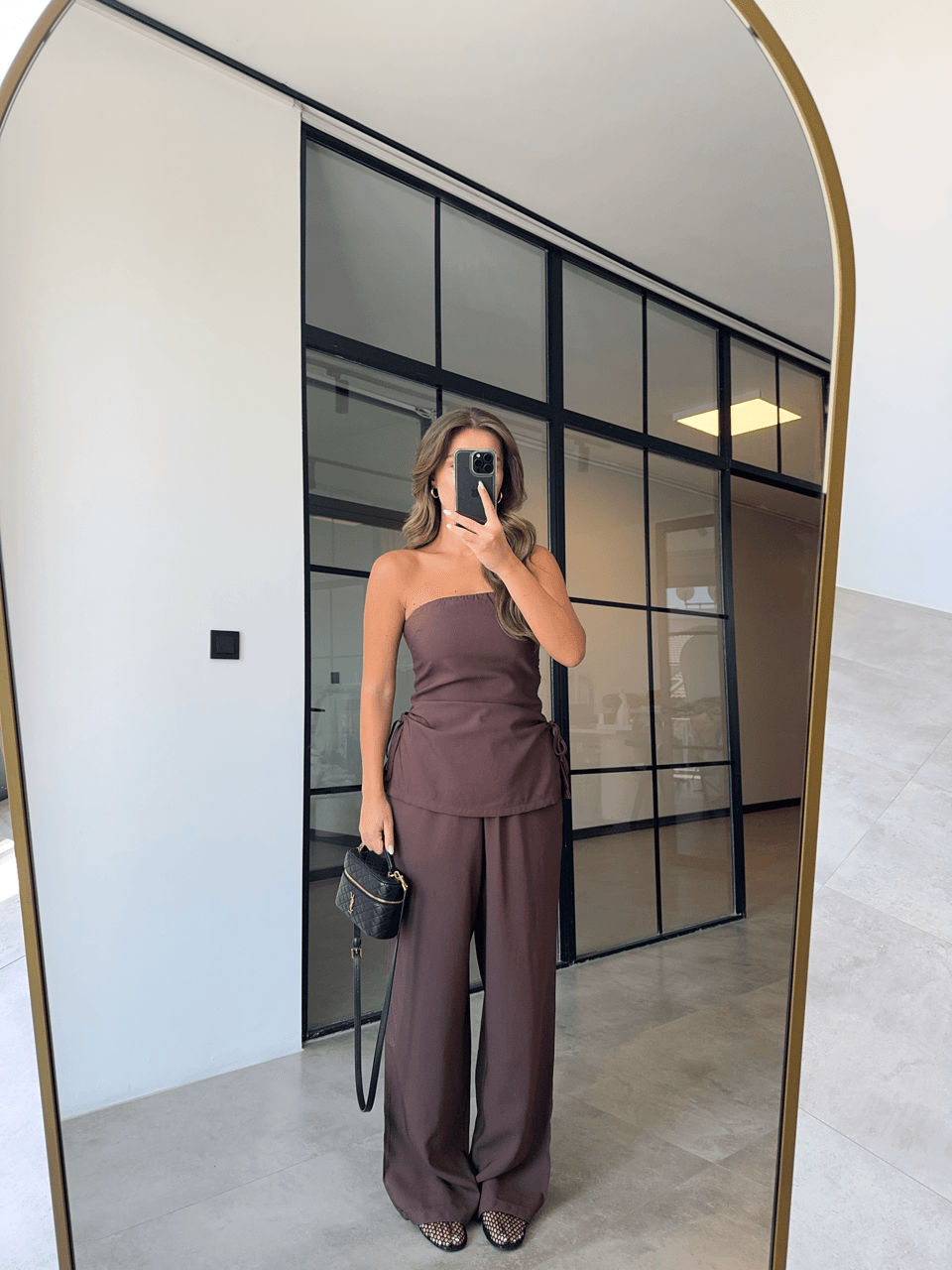 STRAPLESS GATHERED BROWN SUIT